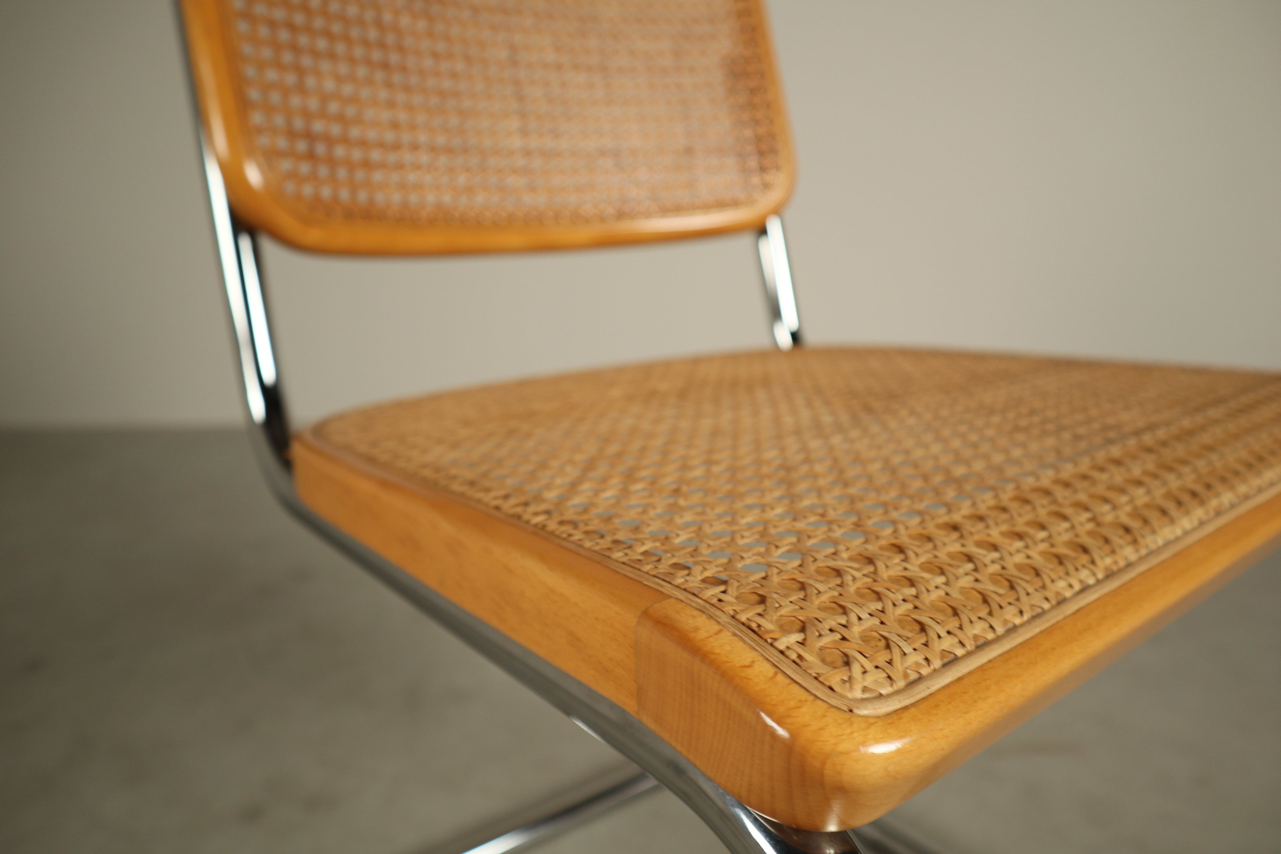 Set_of_4_Thonet_S32_Bauhaus_Chairs_by_Marcel_Breuer_from_1983