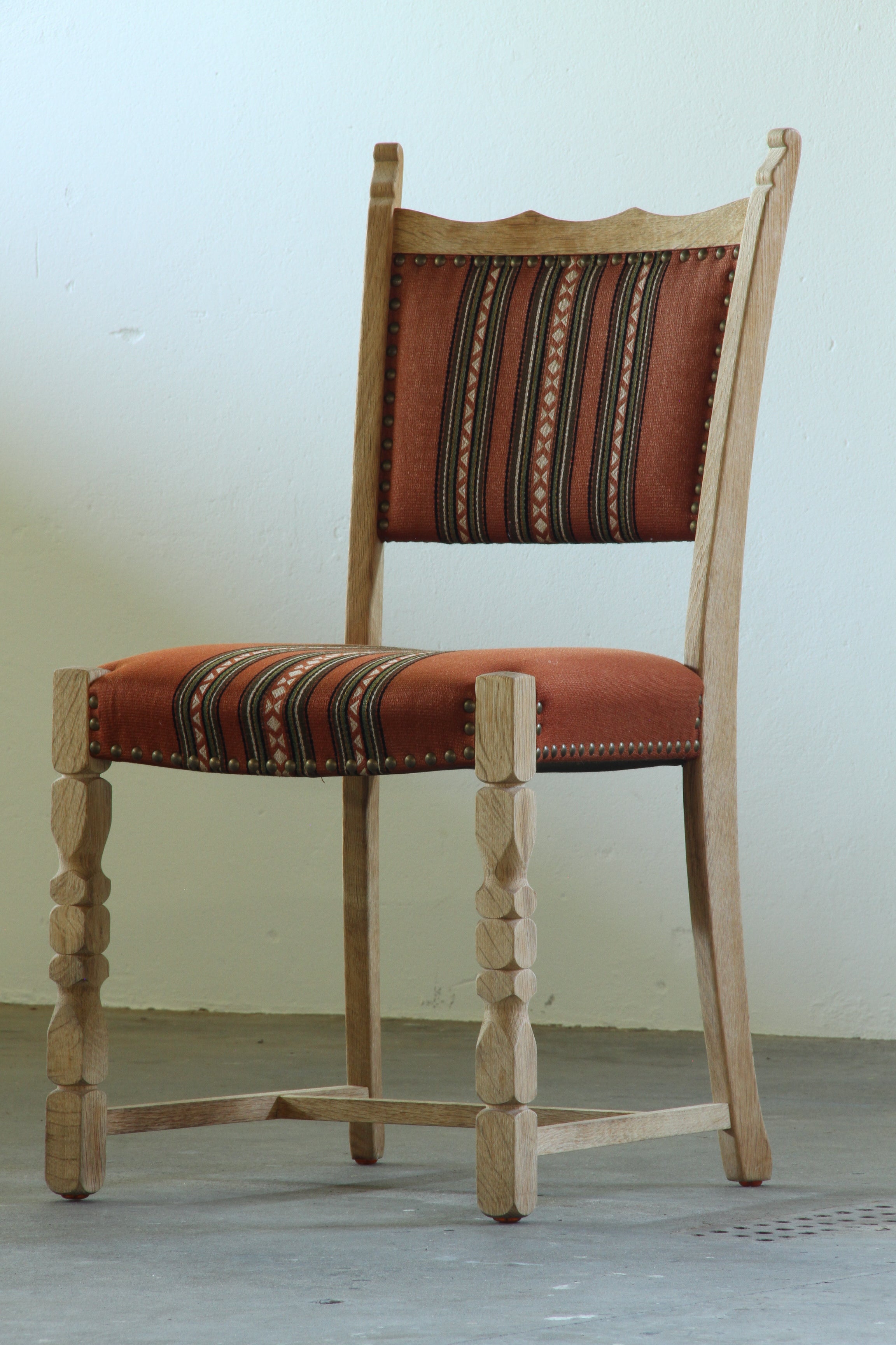 Set_of_4_Scandinavian_Folk_Modern_Oak_Dining_Chairs_with_Patterned_Upholstery