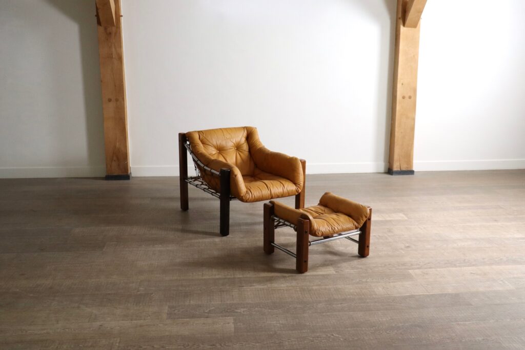 Set_of_Jean_Gillon_“Amazonas”_Lounge_Chair_with_Ottoman_in_Cognac_Leather,_Brazil_1960s
