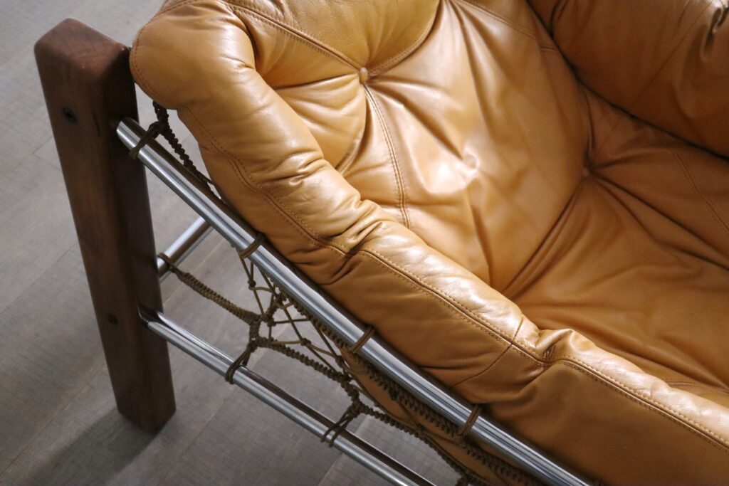 Set_of_Jean_Gillon_“Amazonas”_Lounge_Chair_with_Ottoman_in_Cognac_Leather,_Brazil_1960s