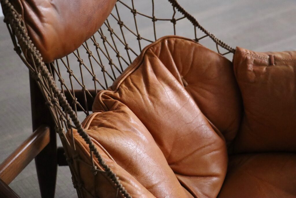 Set_of_Jean_Gillon_“Jangada”_Lounge_Chair_with_Ottoman_in_Cognac_Leather,_Brazil_1960s