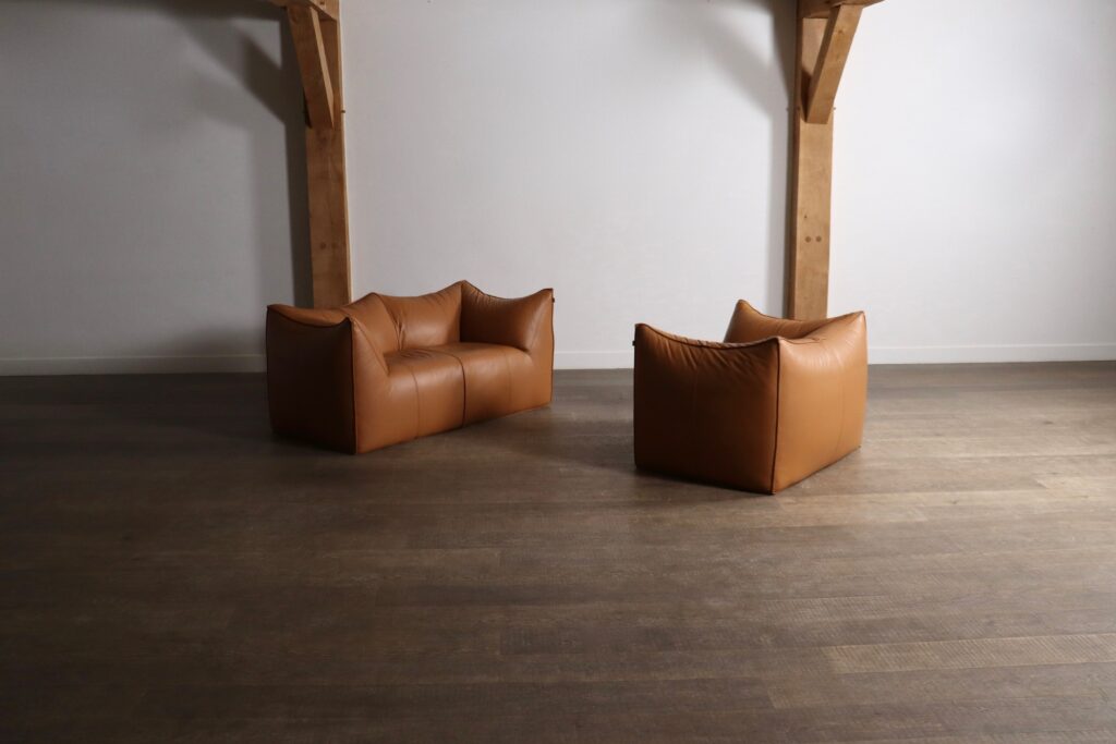 Set_of_Le_Bambole_Sofa_and_Lounge_Chair_Set_by_Mario_Bellini_for_B&B_Italia,_Original_Cognac_Leather,_Italy,_1970s