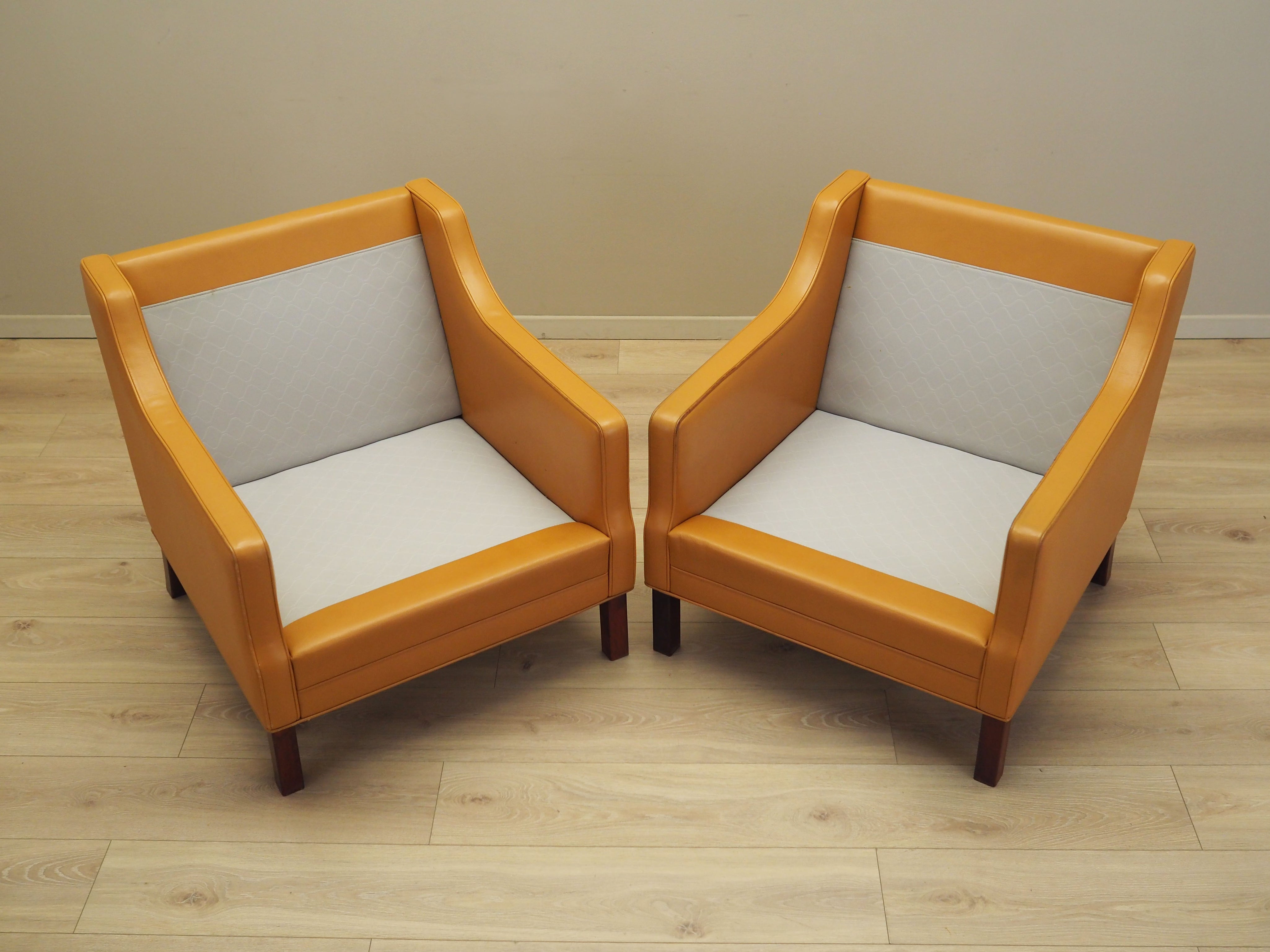 Set_of_2_Danish_Modern_Leather_Lounge_Armchairs,_1970s,_Denmark