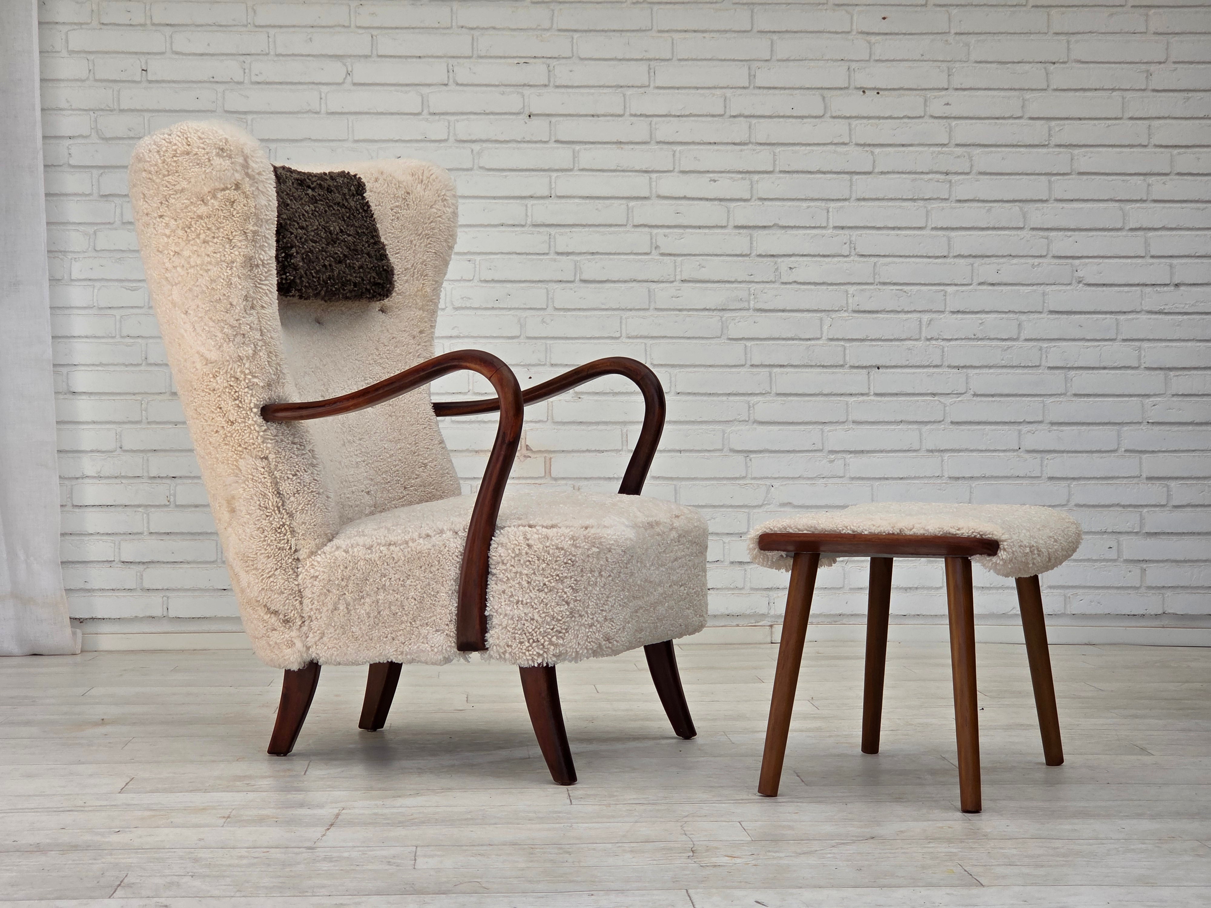 Set_of_Lounge_Chair_with_Ottoman_by_Alfred_Christensen_1965_Denmark