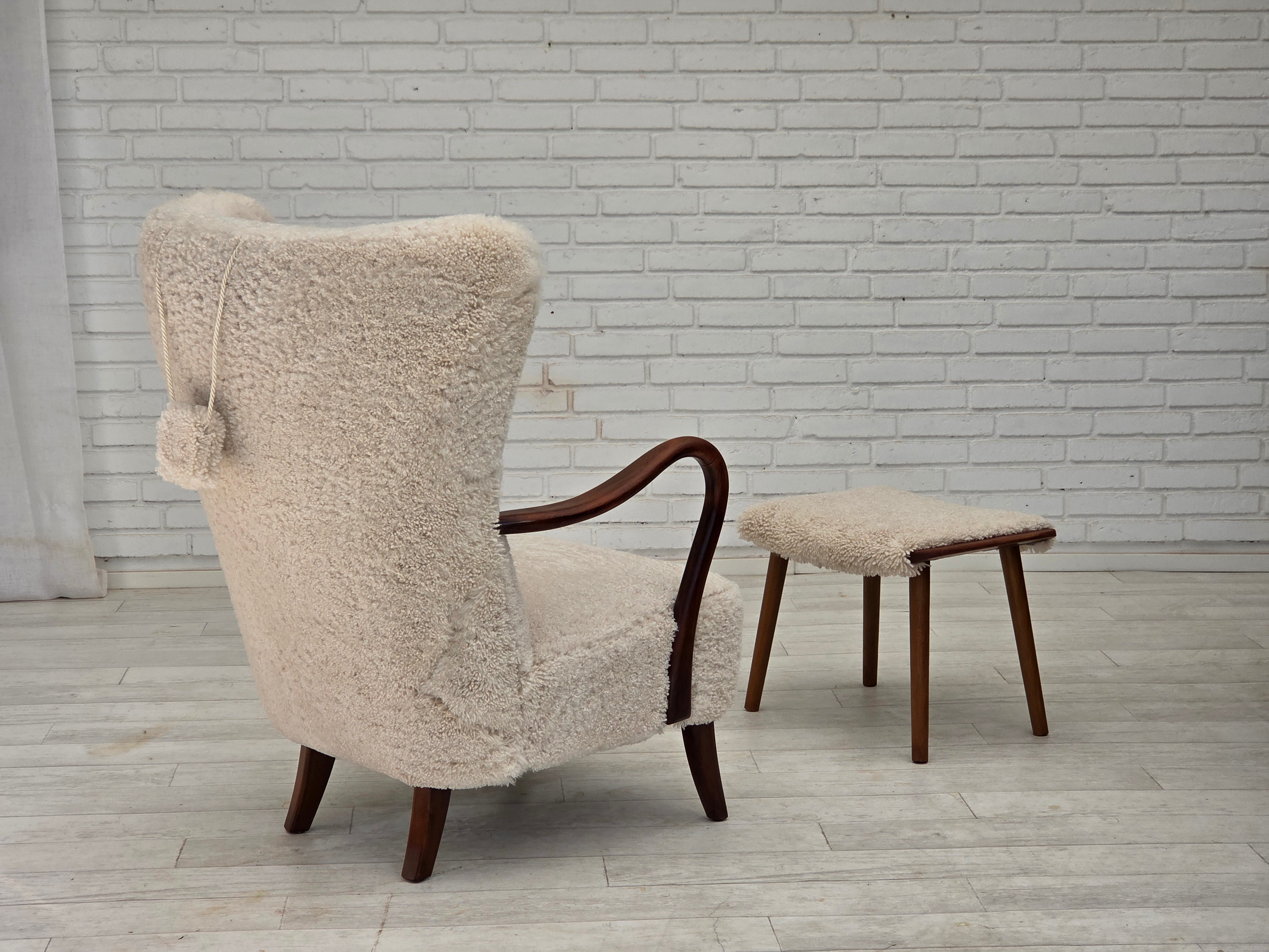 Set_of_Lounge_Chair_with_Ottoman_by_Alfred_Christensen_1965_Denmark