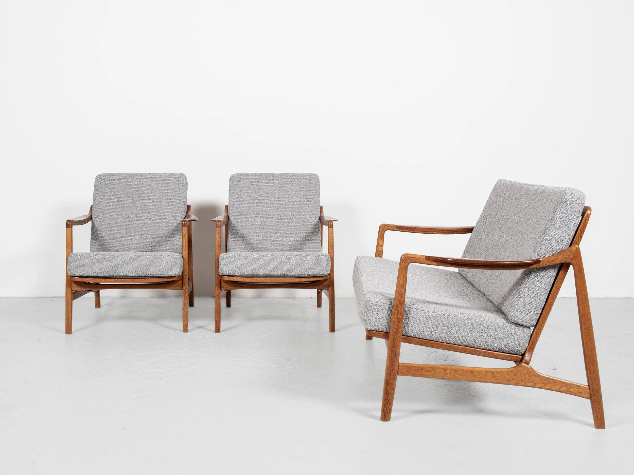Set_of_Midcentury_3_sofa_in_oak_and_teak_by_Tove_&_Edvard_Kindt-Larsen_for_France_&_Daverkosen