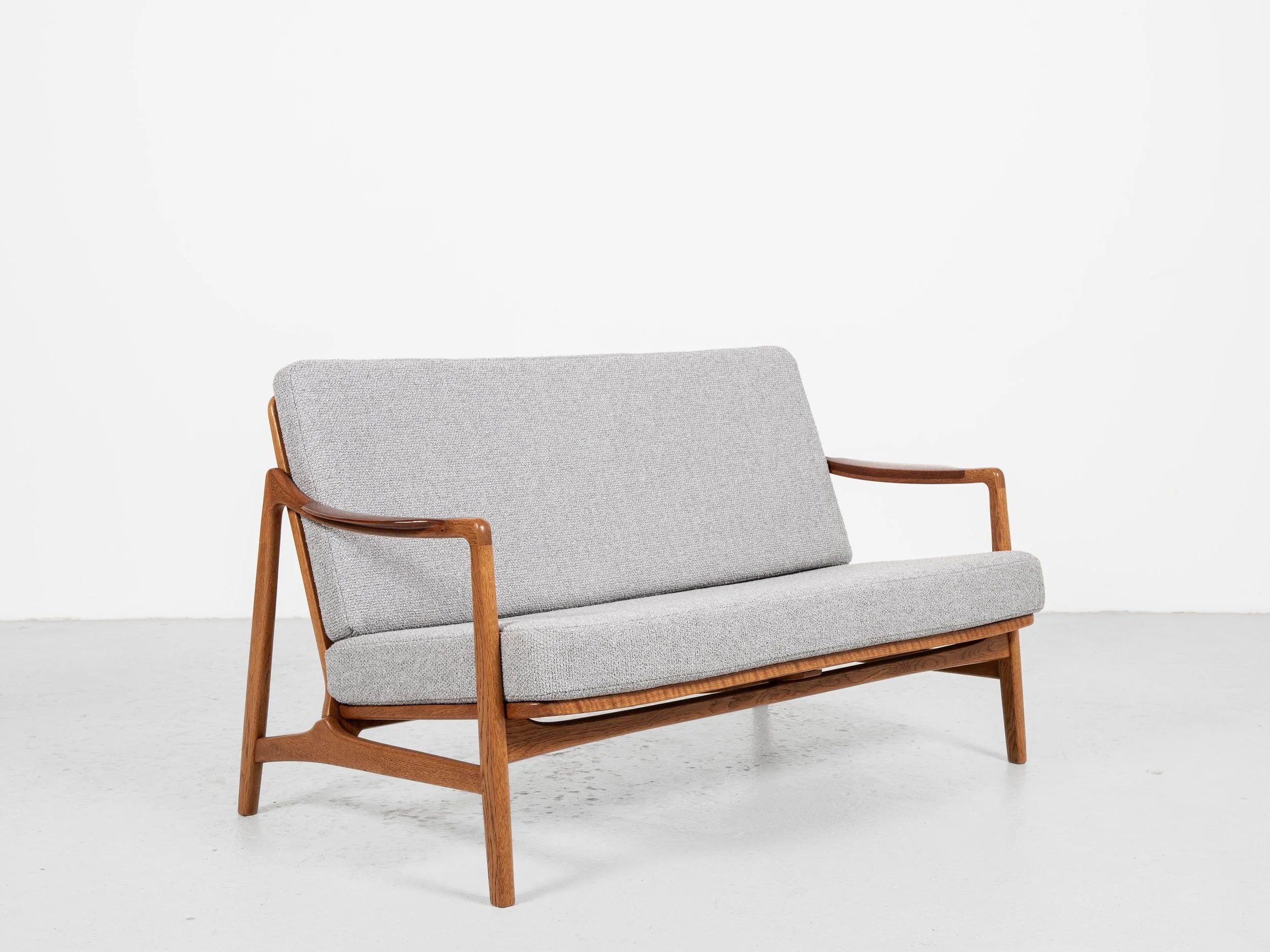 Set_of_Midcentury_3_sofa_in_oak_and_teak_by_Tove_&_Edvard_Kindt-Larsen_for_France_&_Daverkosen