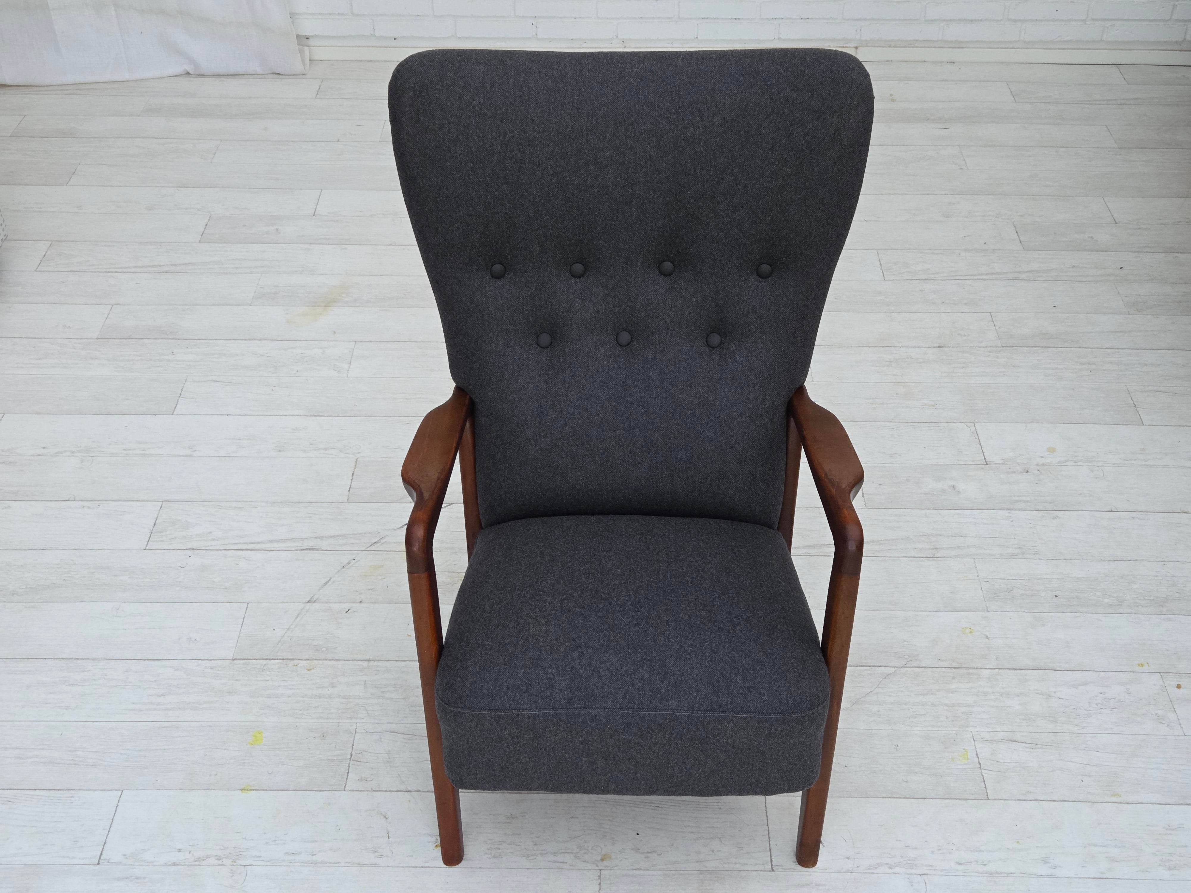 Set_of_Model_8000_Lounge_Chair_and_Ottoman_by_Fritz_Hansen_1960s_Denmark