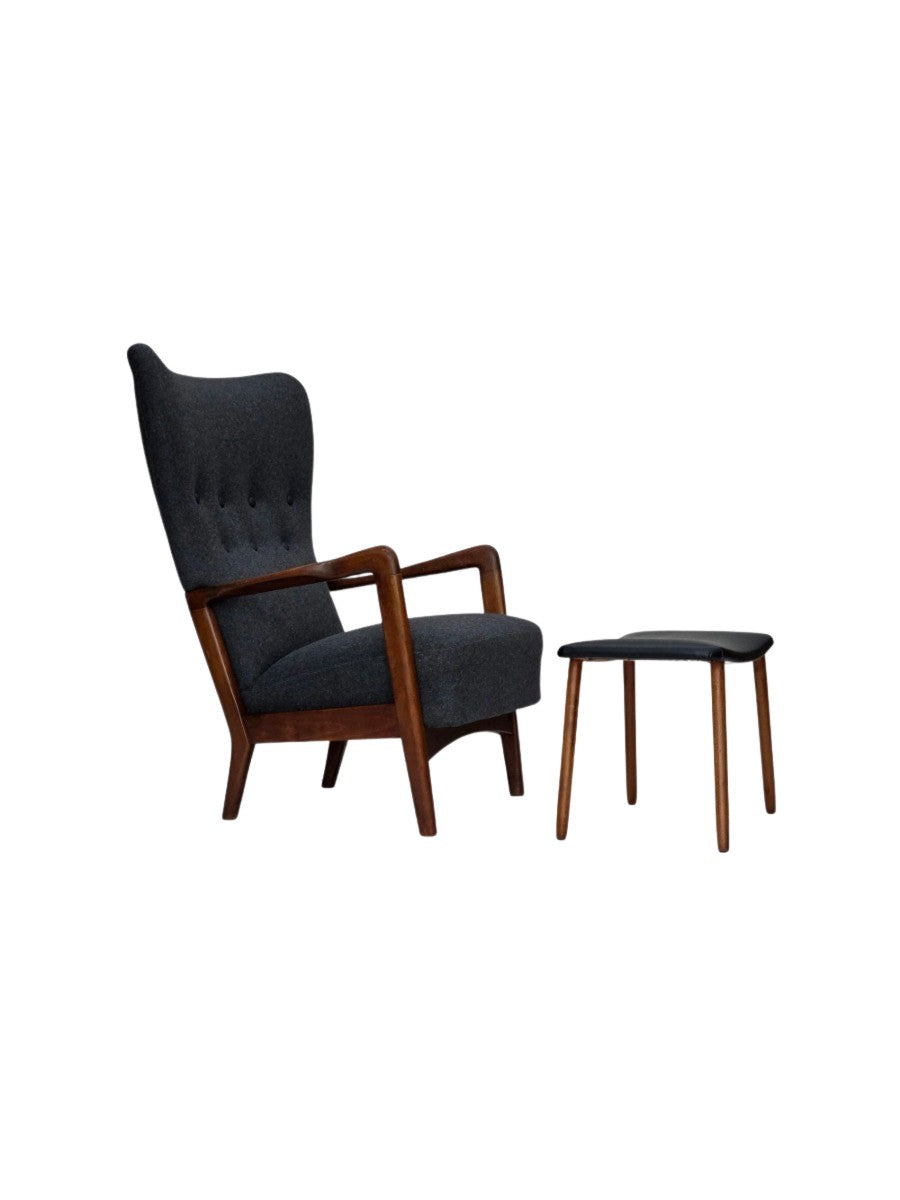 Set_of_Model_8000_Lounge_Chair_and_Ottoman_by_Fritz_Hansen_1960s_Denmark