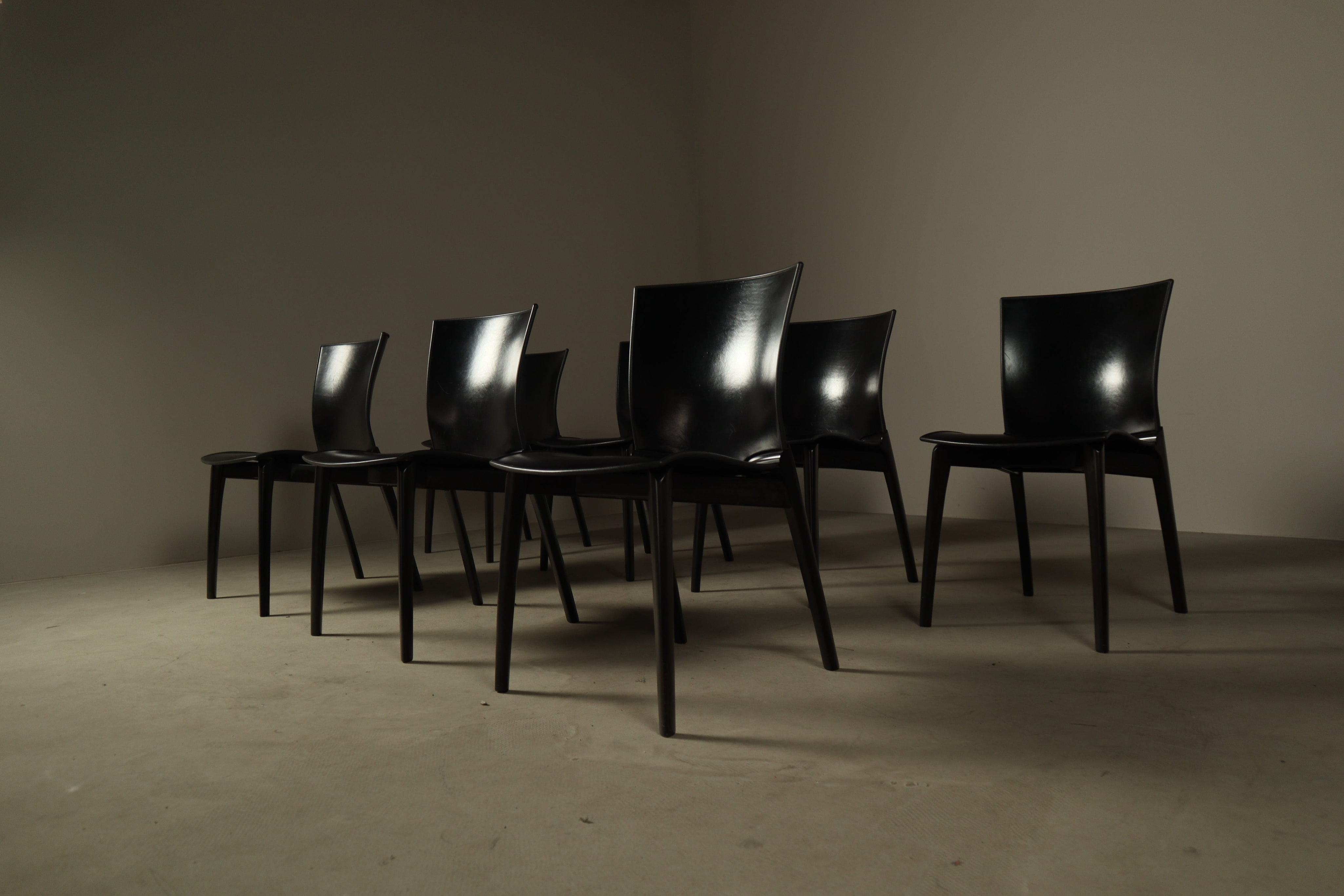 Set_of_7_Cos_Dining_Chairs_by_Josep_Lluscà_for_Cassina_in_Black_Leather,_Italy,_1994