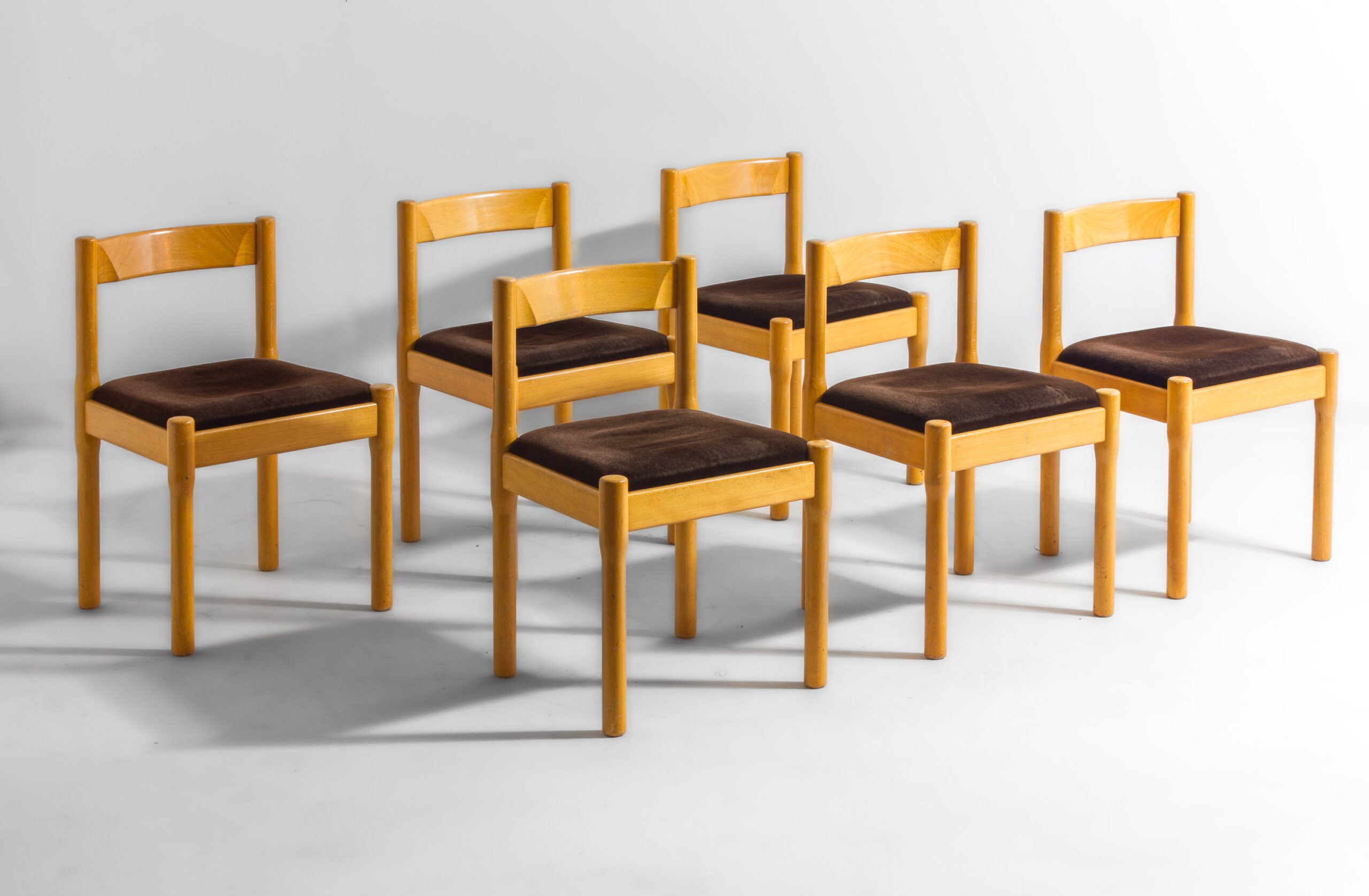 Set_of_6_Carimate_Dining_Chairs_by_Vico_Magistretti_in_Beech,_1960s