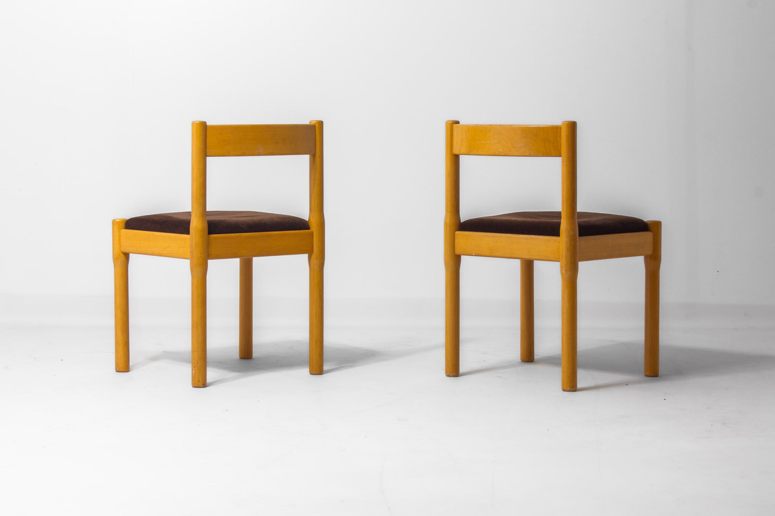 Set_of_6_Carimate_Dining_Chairs_by_Vico_Magistretti_in_Beech,_1960s
