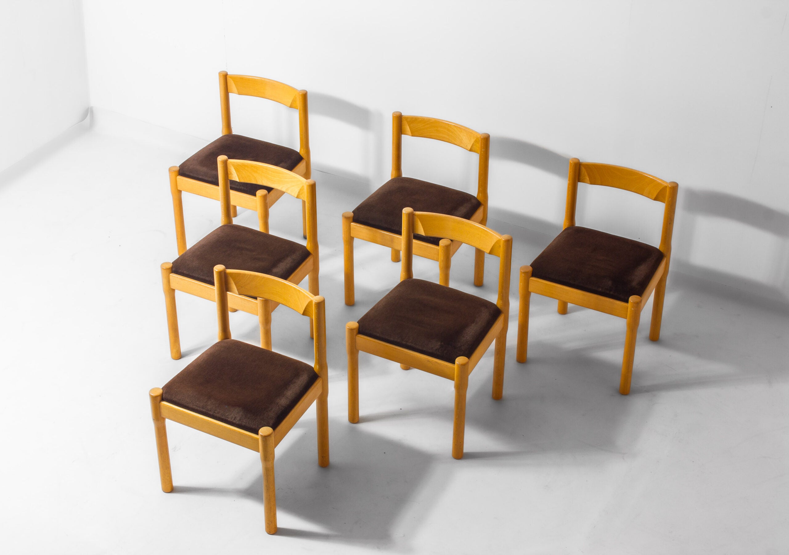 Set_of_6_Carimate_Dining_Chairs_by_Vico_Magistretti_in_Beech,_1960s