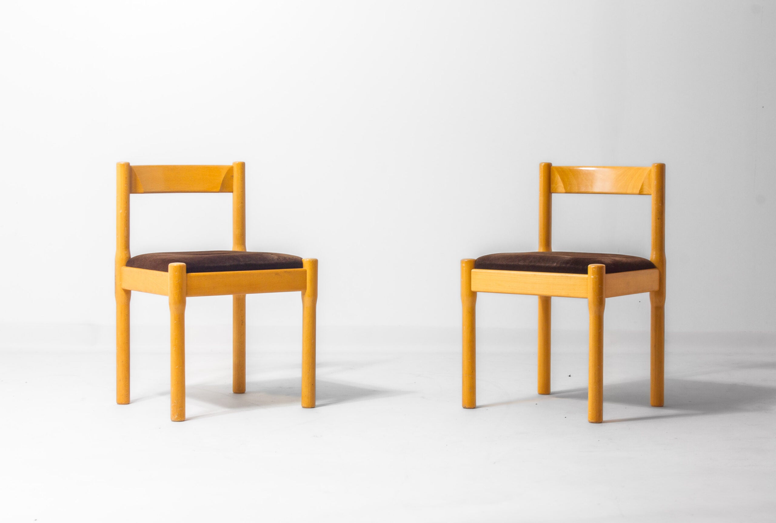 Set_of_6_Carimate_Dining_Chairs_by_Vico_Magistretti_in_Beech,_1960s