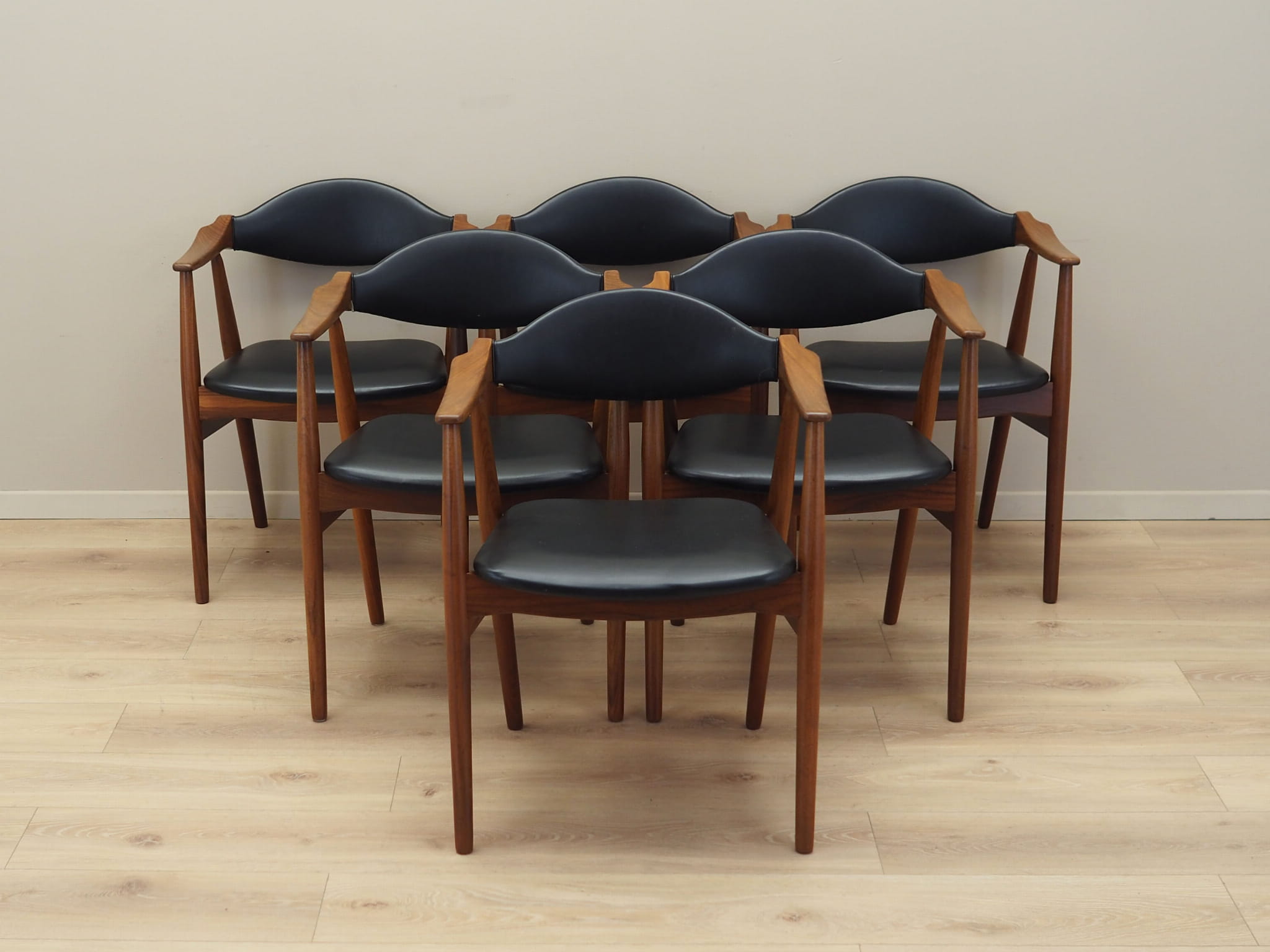 Set_Of_Sof_6_Chairs,_Fårstrup_Møbler,_Teak_Wood,_1970s,_Denmark