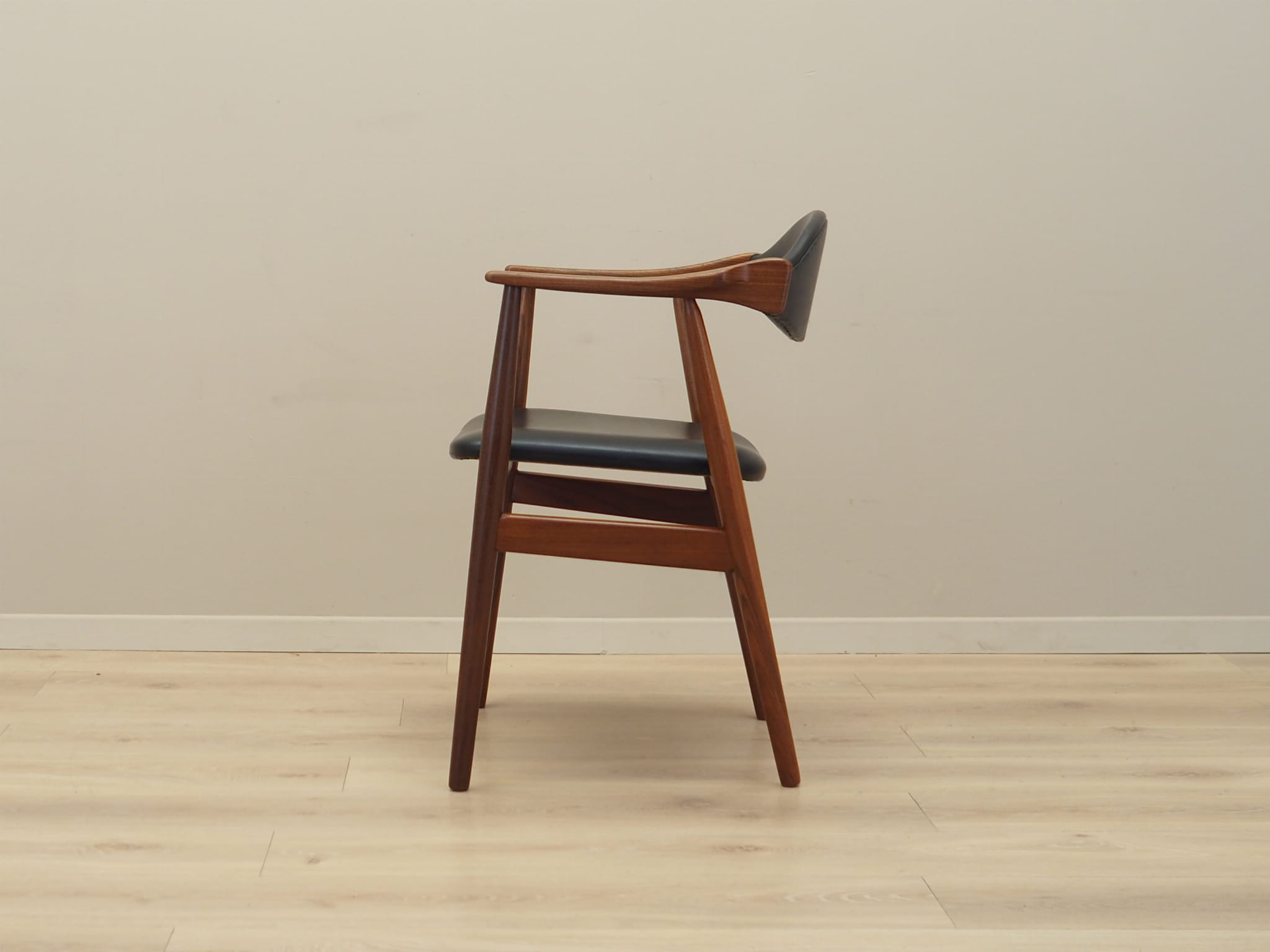Set_Of_Sof_6_Chairs,_Fårstrup_Møbler,_Teak_Wood,_1970s,_Denmark