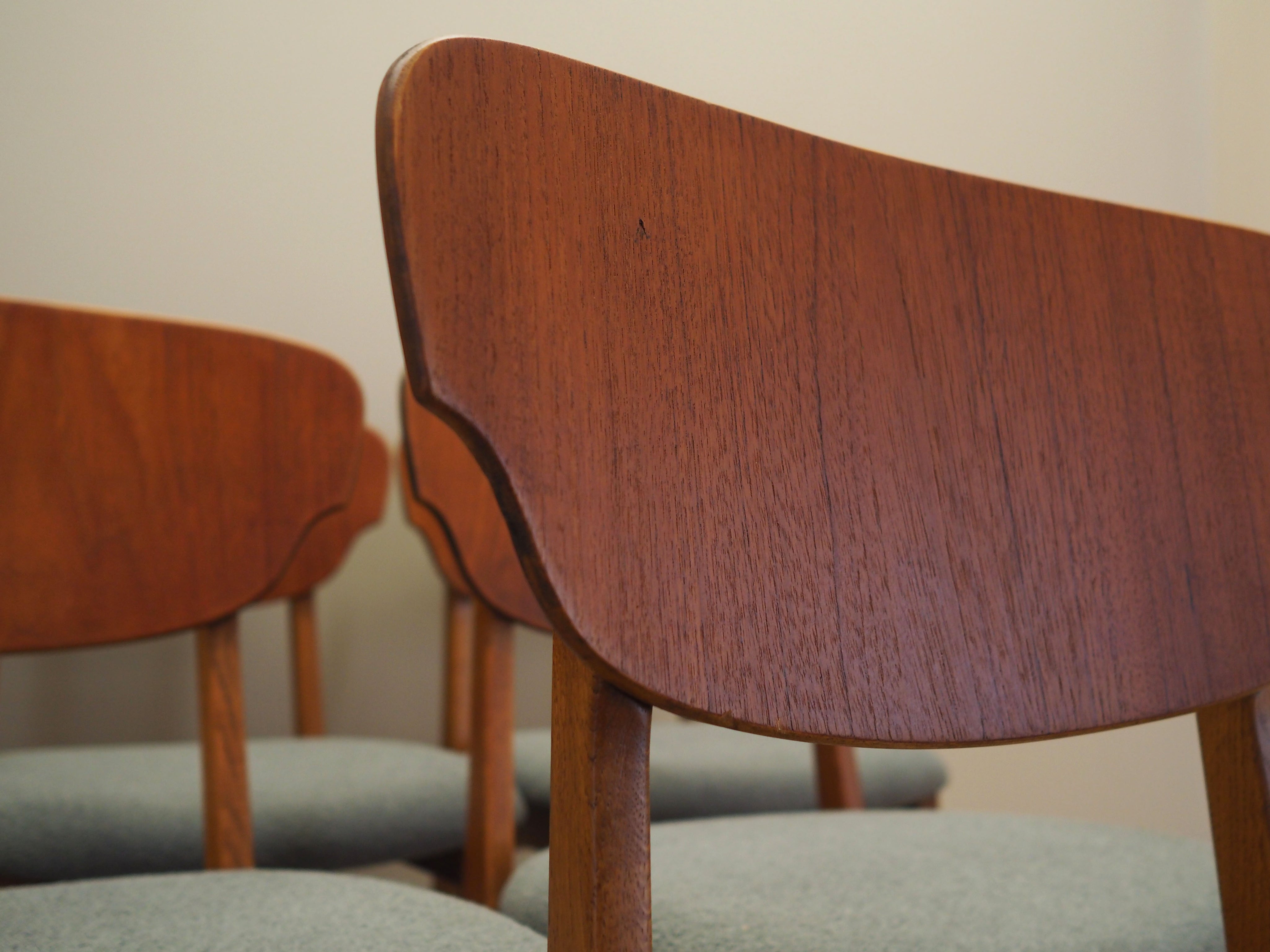 Set_of_6_Chairs,_Teak_Wood,_1970s,_Denmark