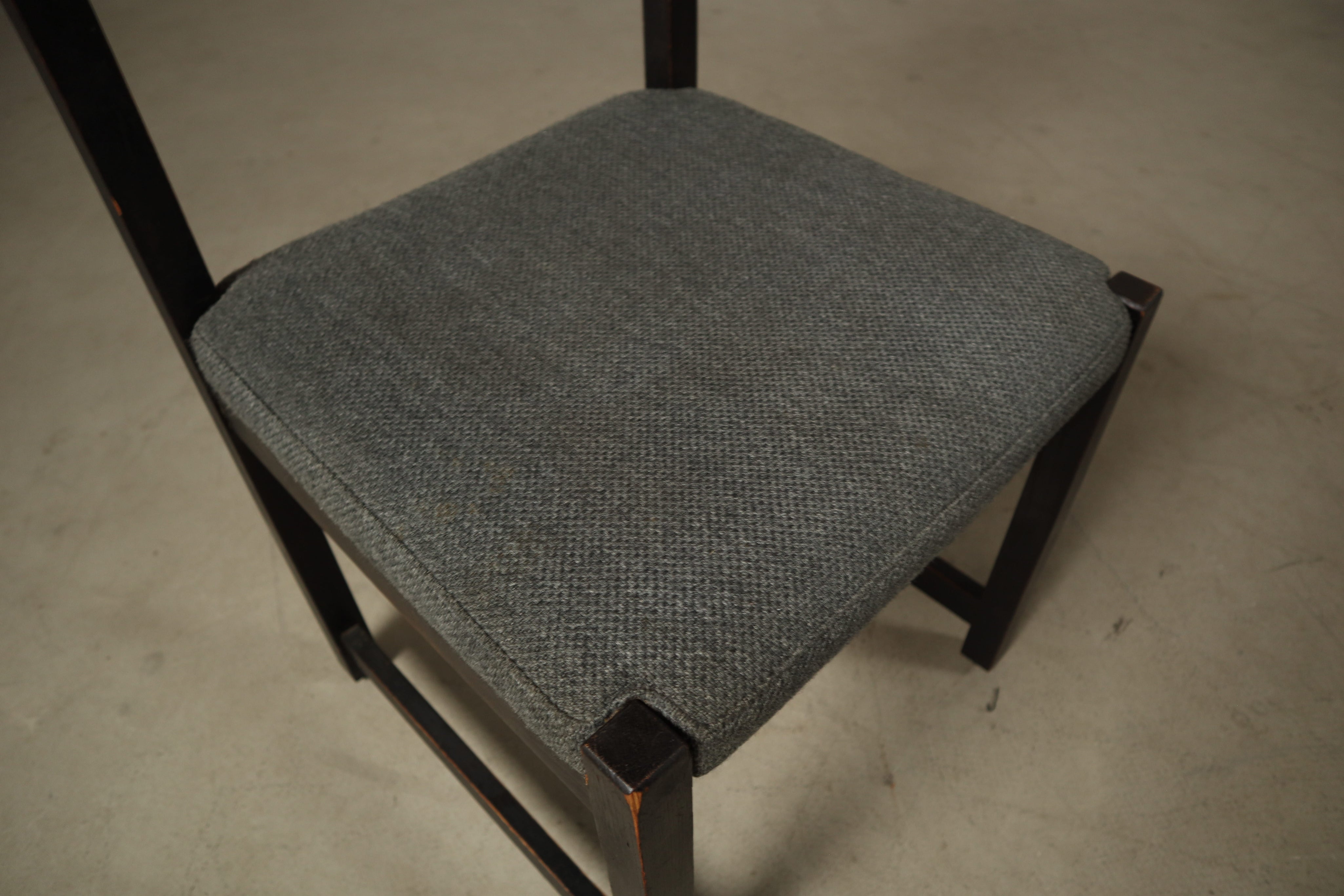 Set_of_6_Jean_Batenburg_Dining_Chairs_for_MI_in_Dark-Stained_Wood_and_Grey_Fabric,_Belgium
