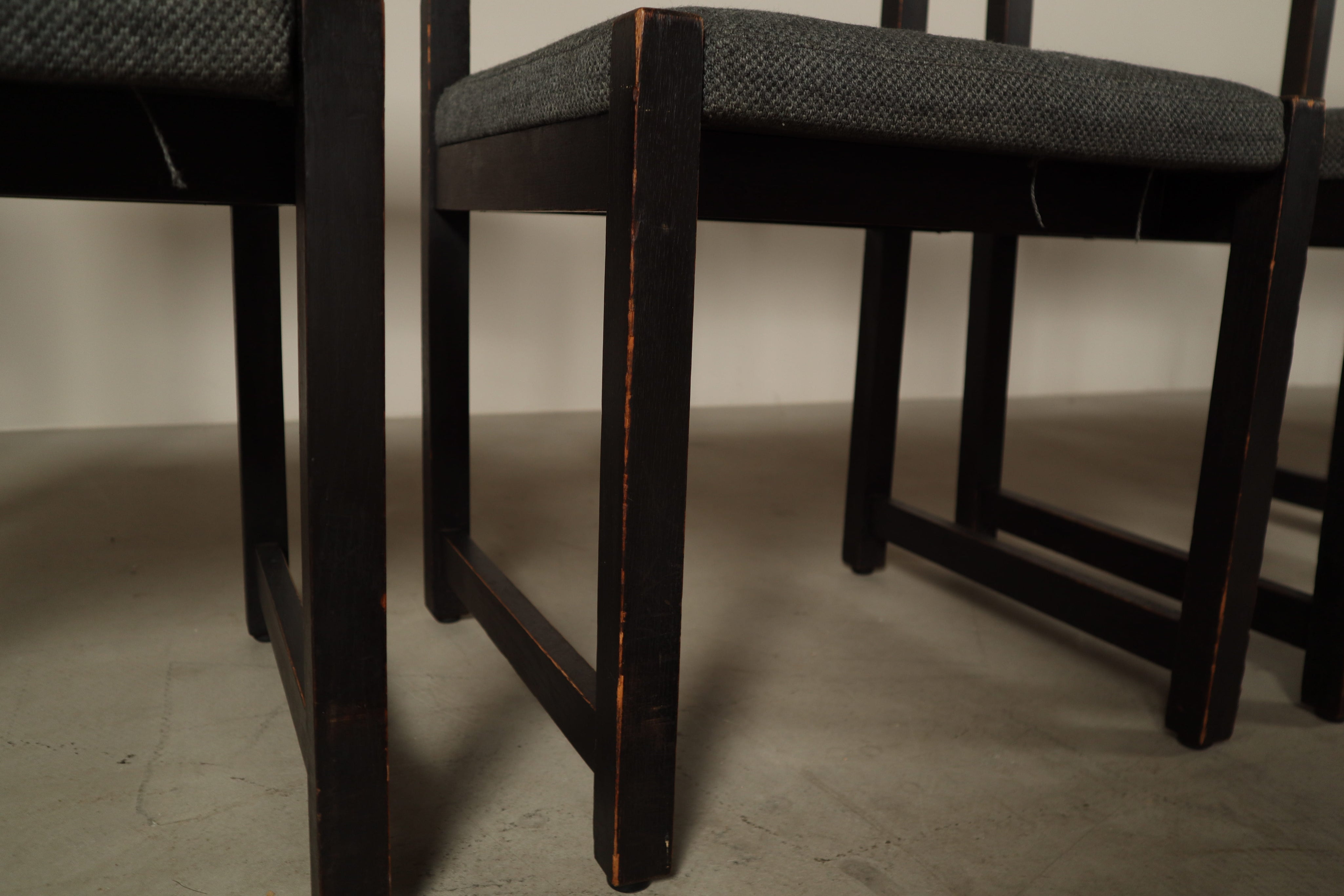 Set_of_6_Jean_Batenburg_Dining_Chairs_for_MI_in_Dark-Stained_Wood_and_Grey_Fabric,_Belgium