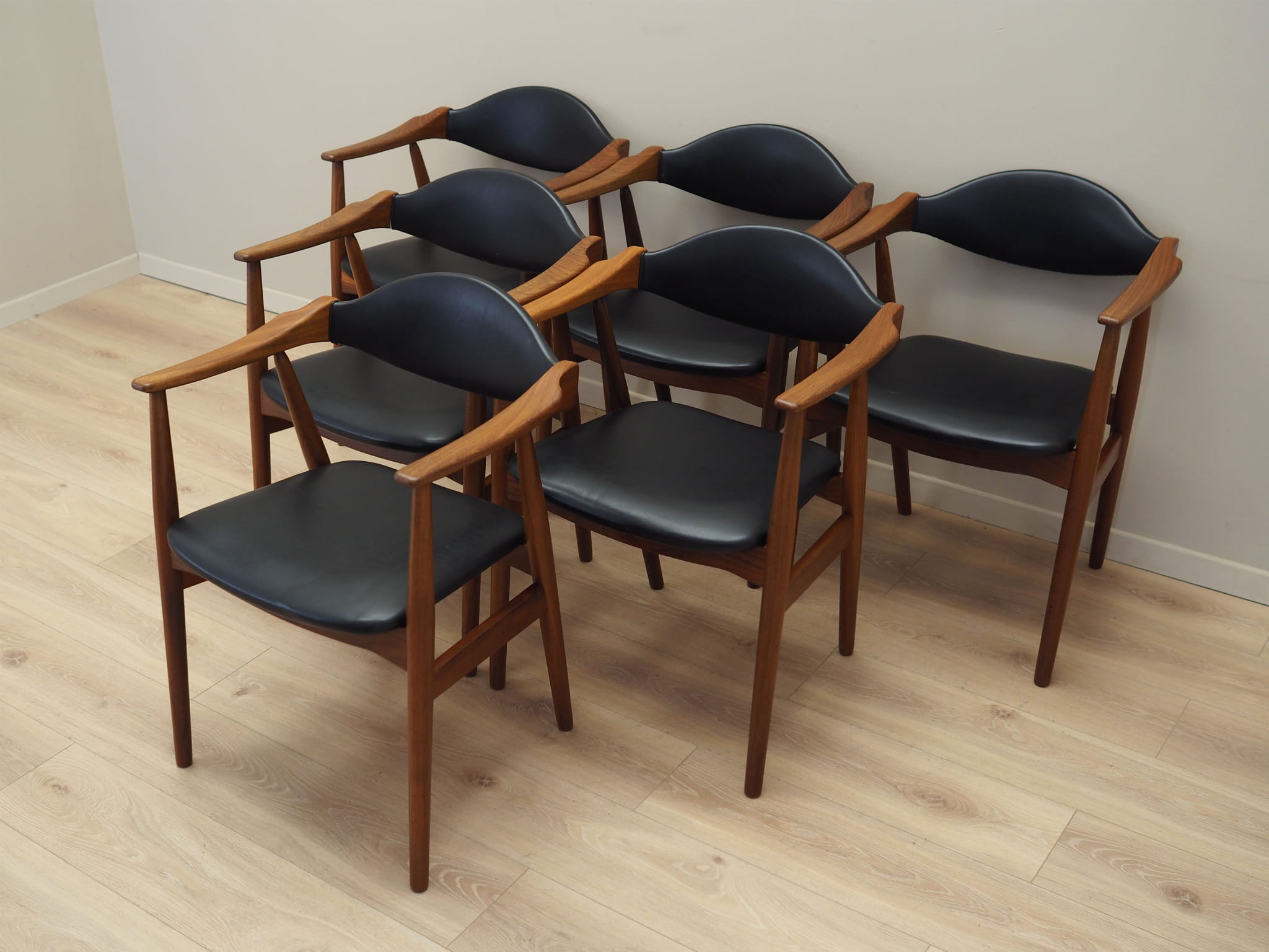 Set_of_6_Teak_Chairs,_Farstrup_Møbler,_Wood,_1970s,_Denmark