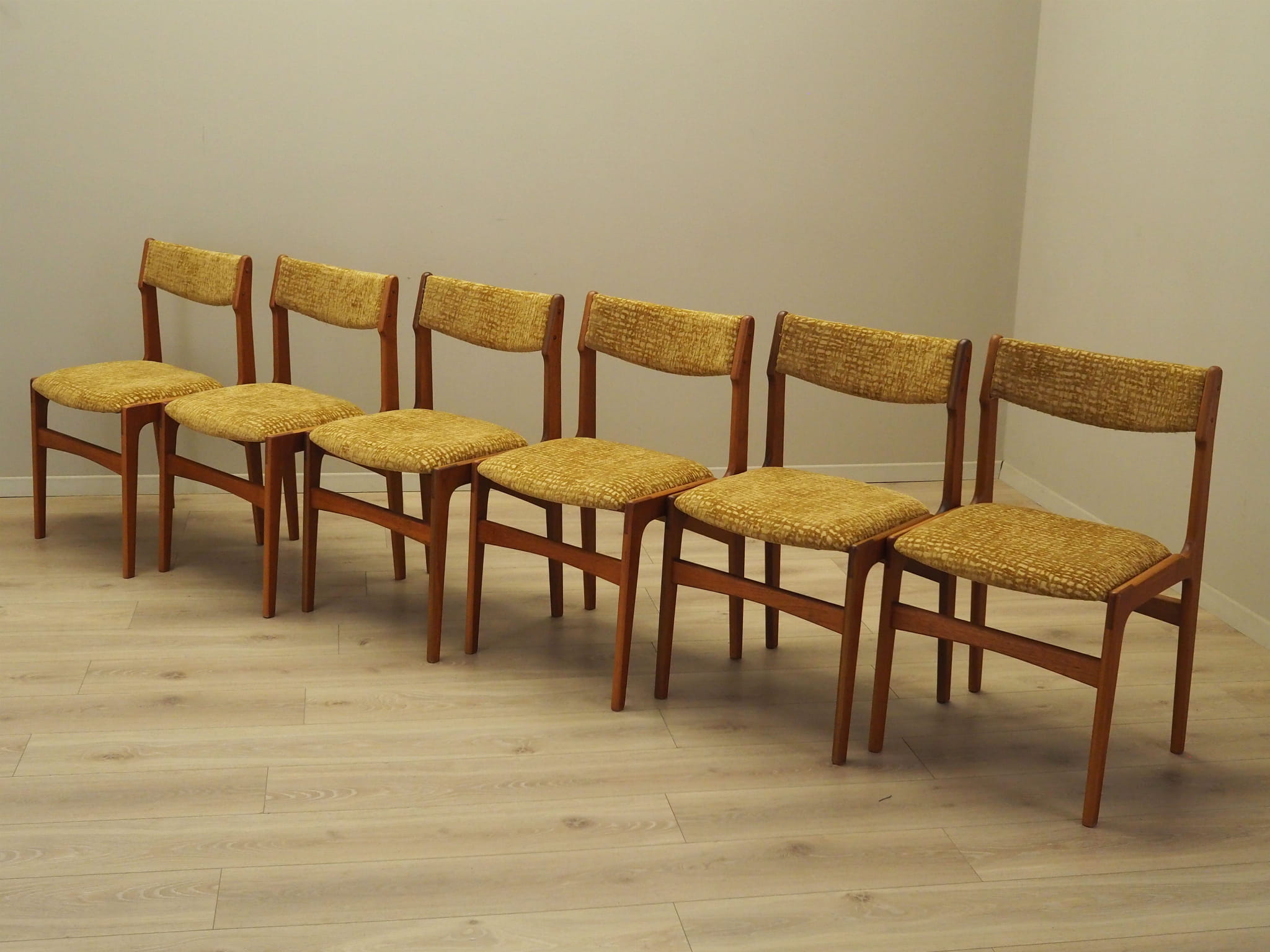 Set_of_6_Teak_Chairs,_Wood,_1970s,_Denmark