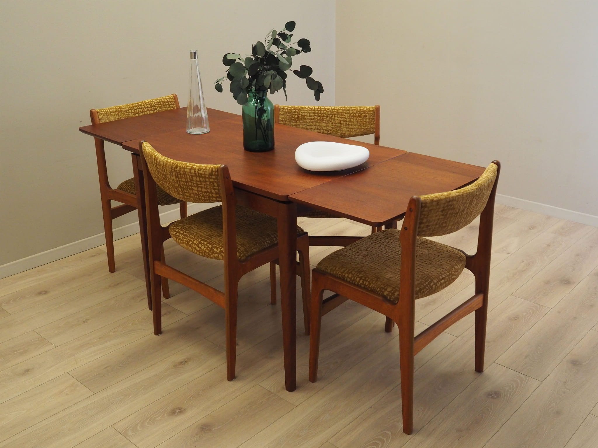 Set_of_6_Teak_Chairs,_Wood,_1970s,_Denmark