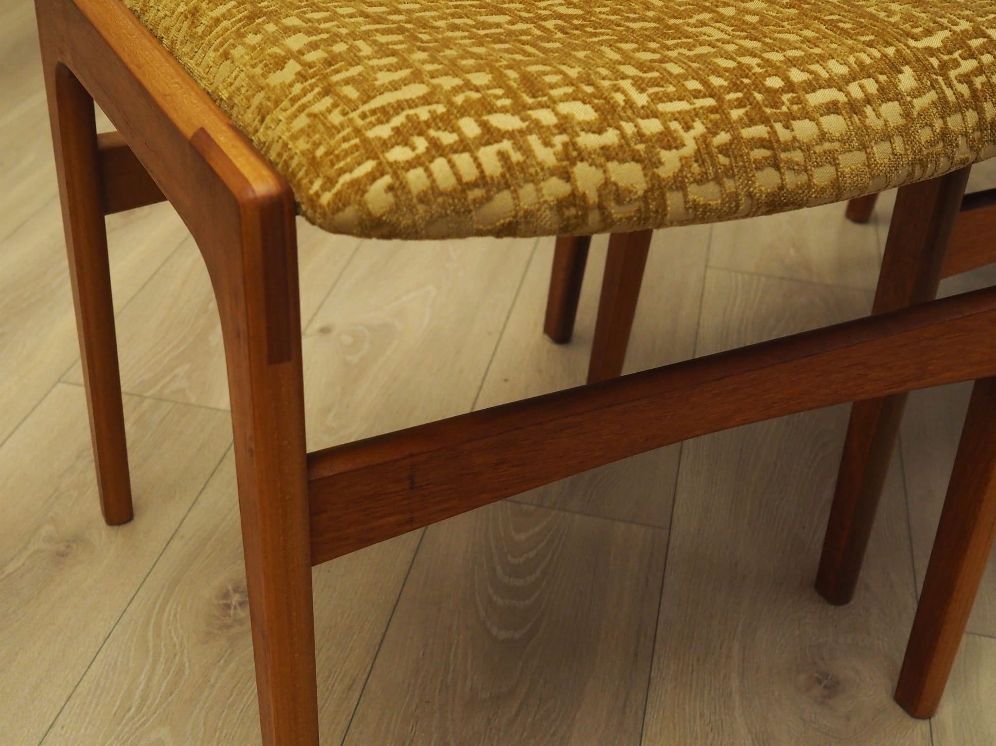 Set_of_6_Teak_Chairs,_Wood,_1970s,_Denmark