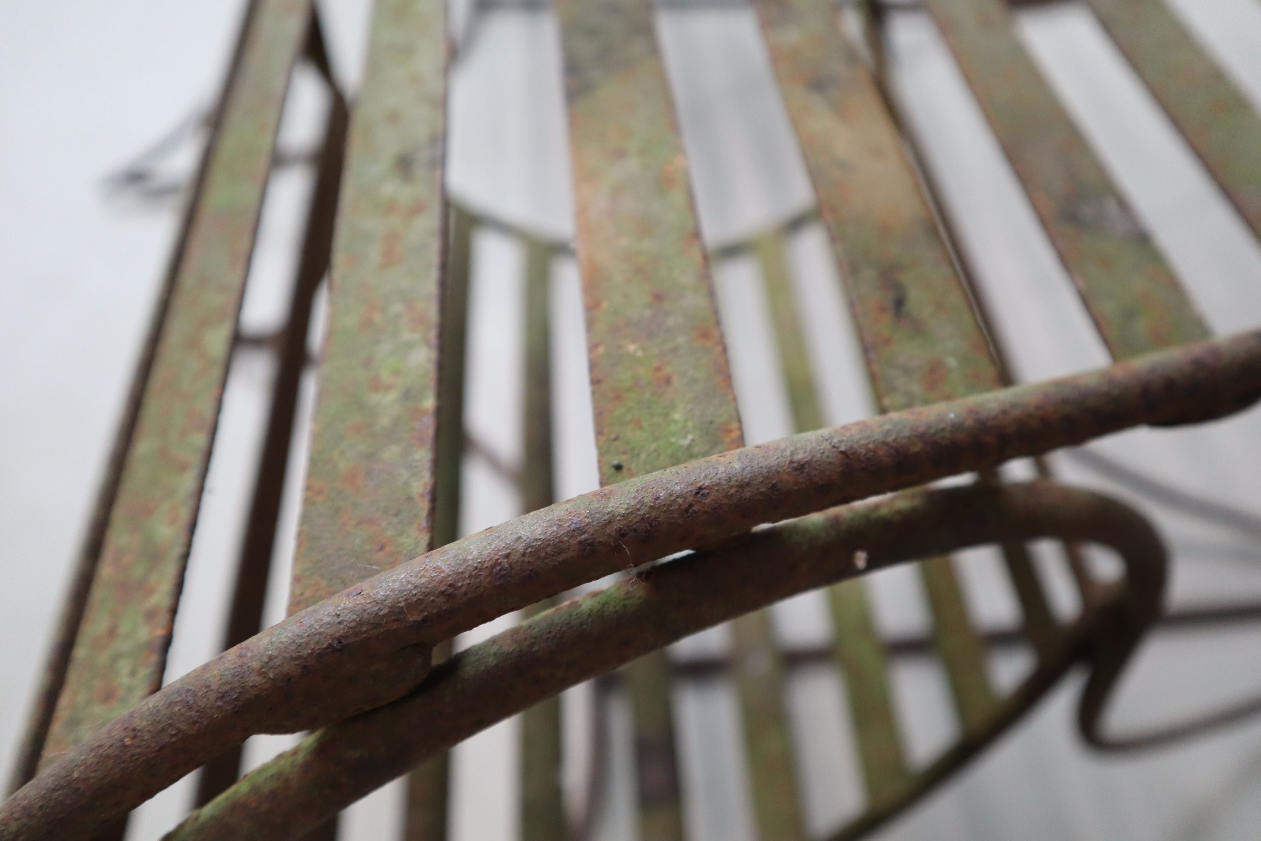 Set_of_3_sculptural_iron_chairs,_in_the_style_of_André_Dubreuil