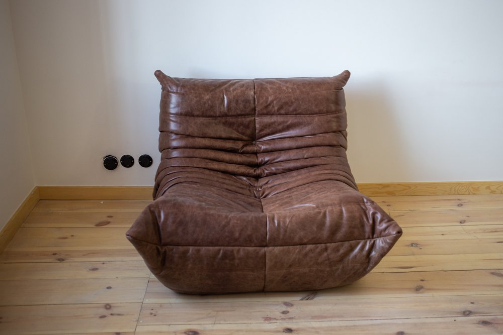 Set_of_Togo_Lounge_Chair_and_Pouf_by_Michel_Ducaroy_for_Ligne_Roset,_Dark_Brown_Leather,_France,_1977