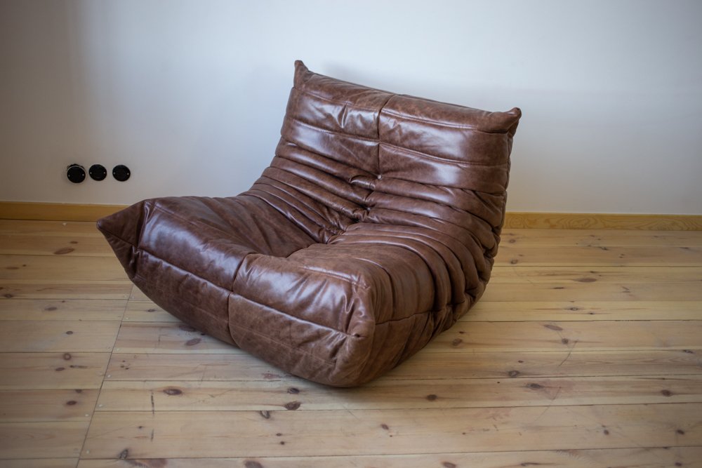 Set_of_Togo_Lounge_Chair_and_Pouf_by_Michel_Ducaroy_for_Ligne_Roset,_Dark_Brown_Leather,_France,_1977