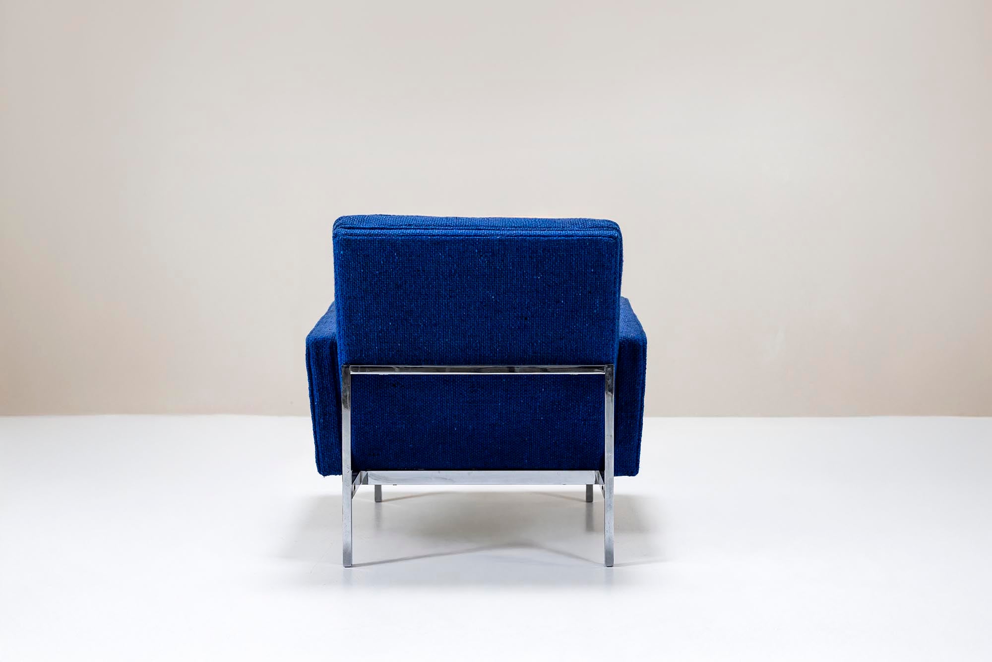 Set_of_2_Armchairs,_Florence_Knoll,_Blue_Upholstery,_1950s,_USA