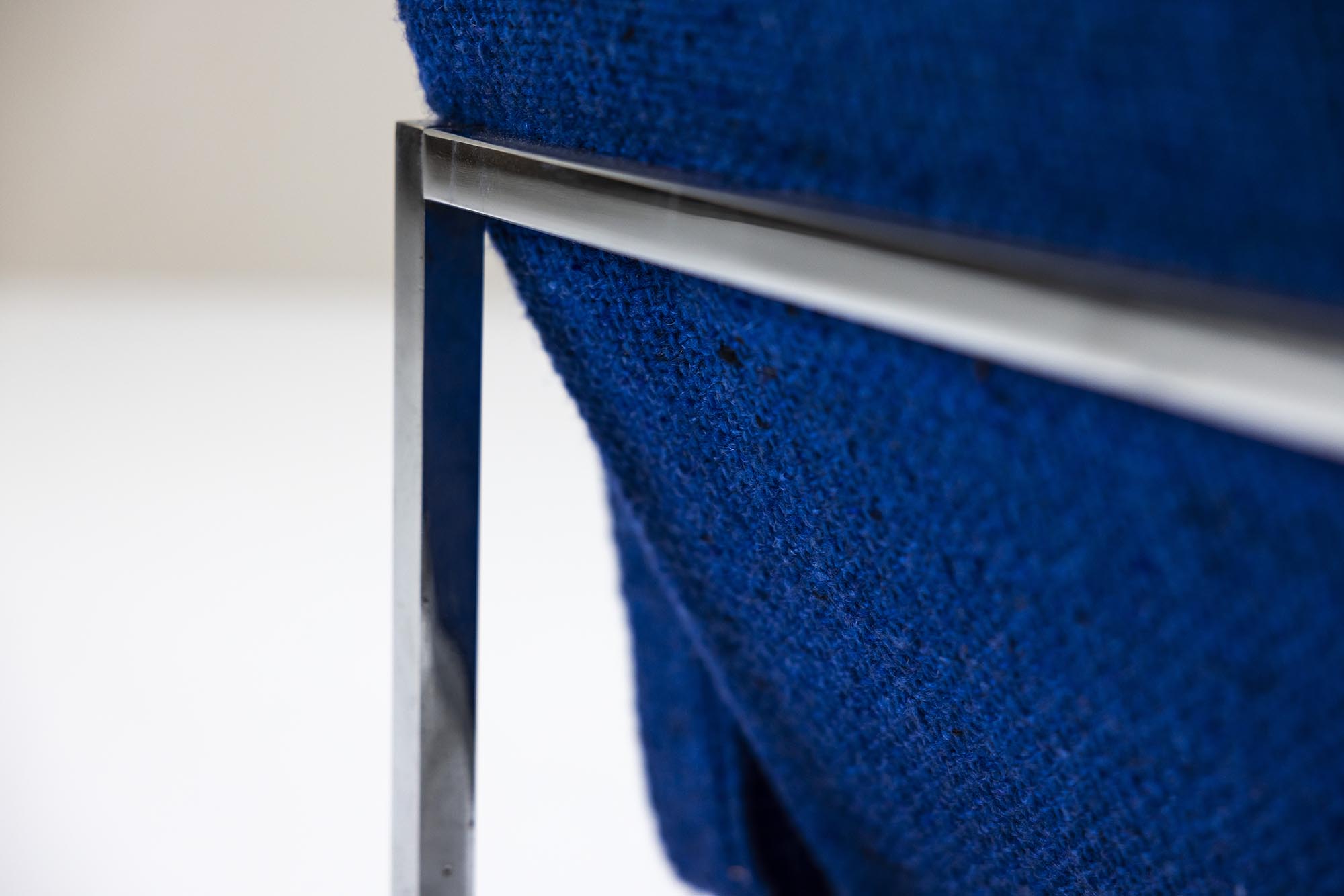 Set_of_2_Armchairs,_Florence_Knoll,_Blue_Upholstery,_1950s,_USA