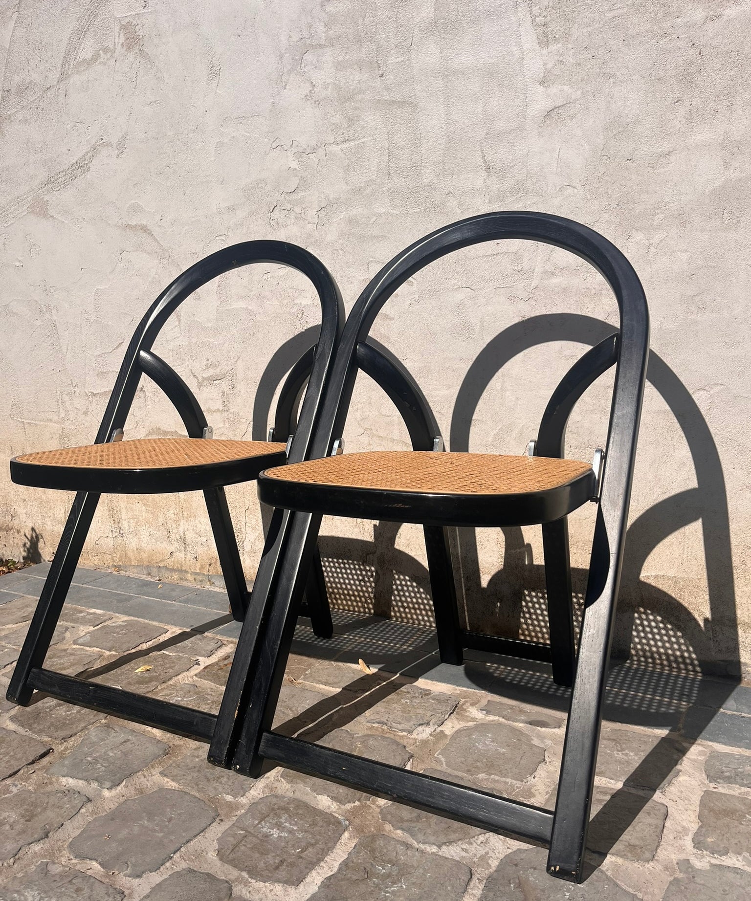 Set_of_two_chairs_by_Gigi_Sabadin,_1970,_Italy