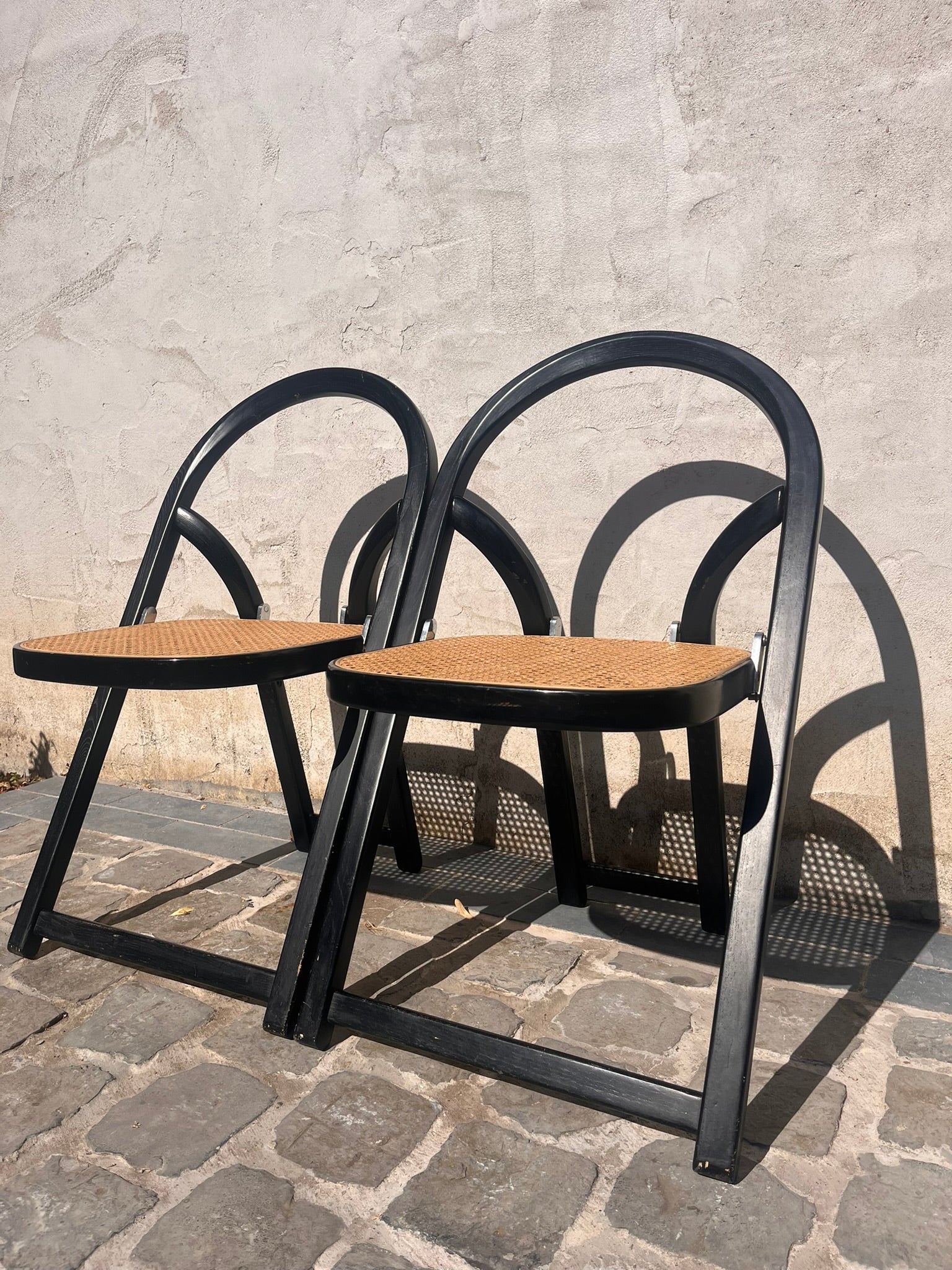 Set_of_two_chairs_by_Gigi_Sabadin,_1970,_Italy