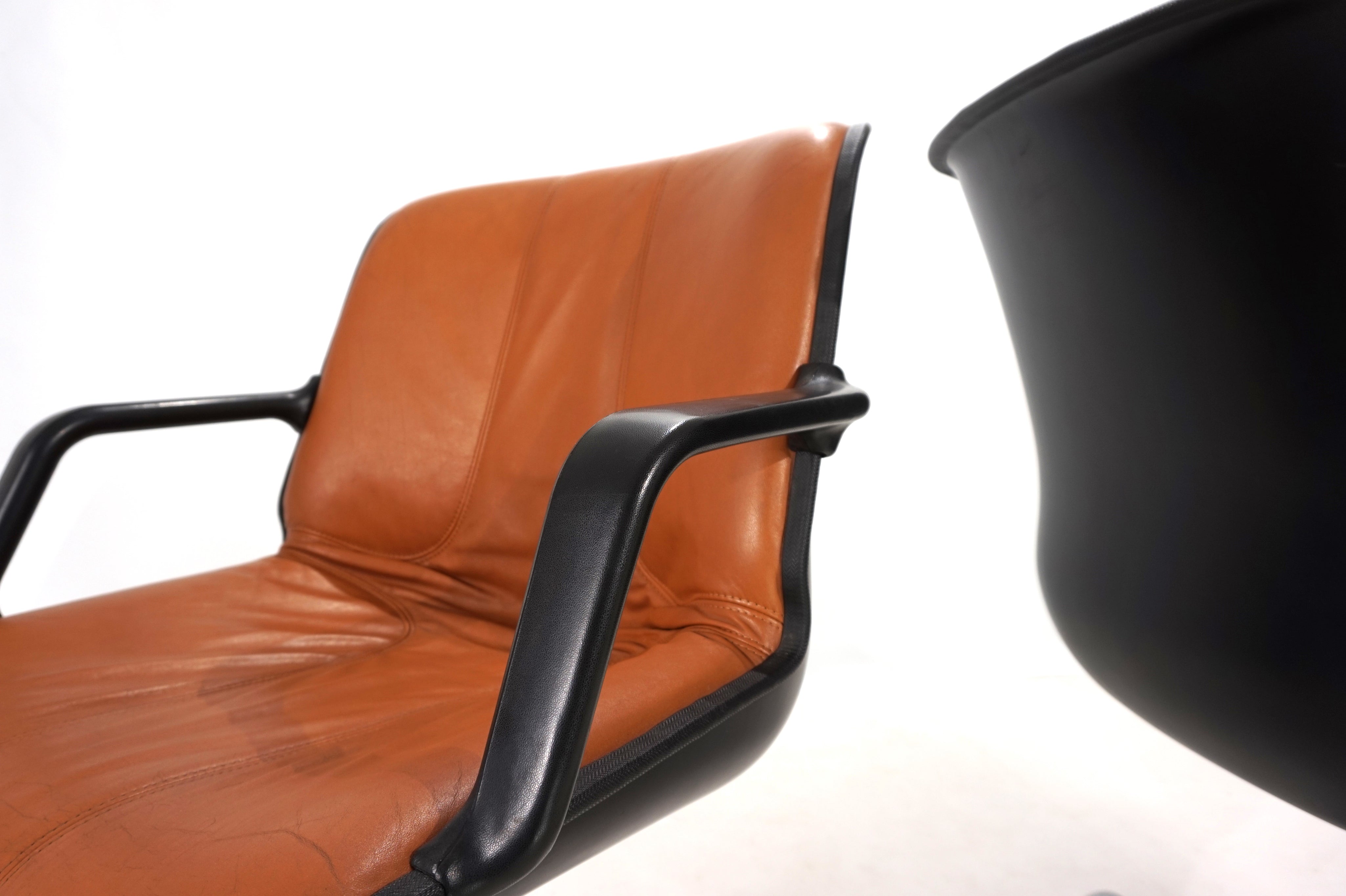 Set_of_2_Fröscher_office_chairs_by_Burkhard_Vogtherr,_1970