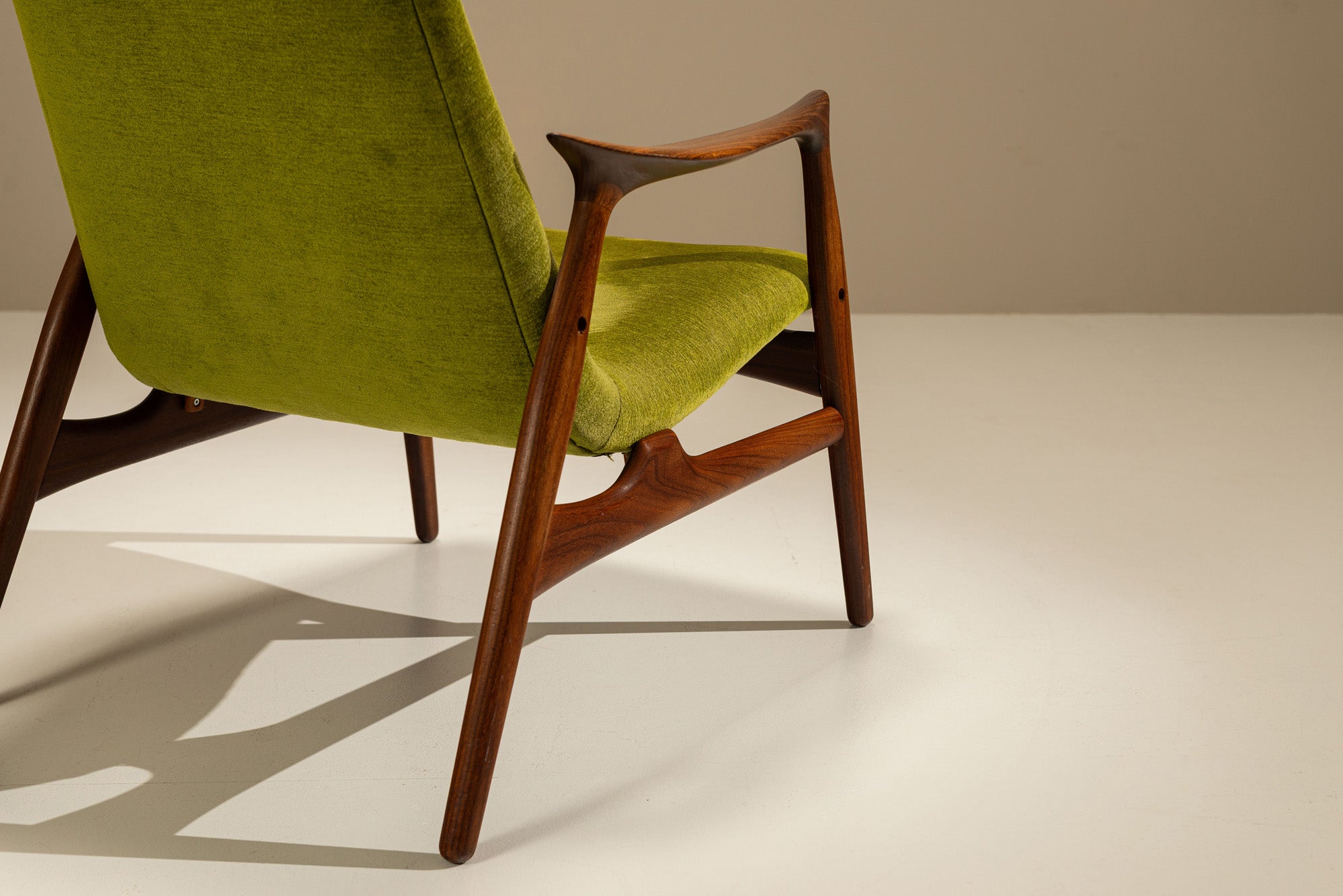 Set_of_2_Arne_Hovmand-Olsen_Teak_Lounge_Chairs,_Denmark_1950s
