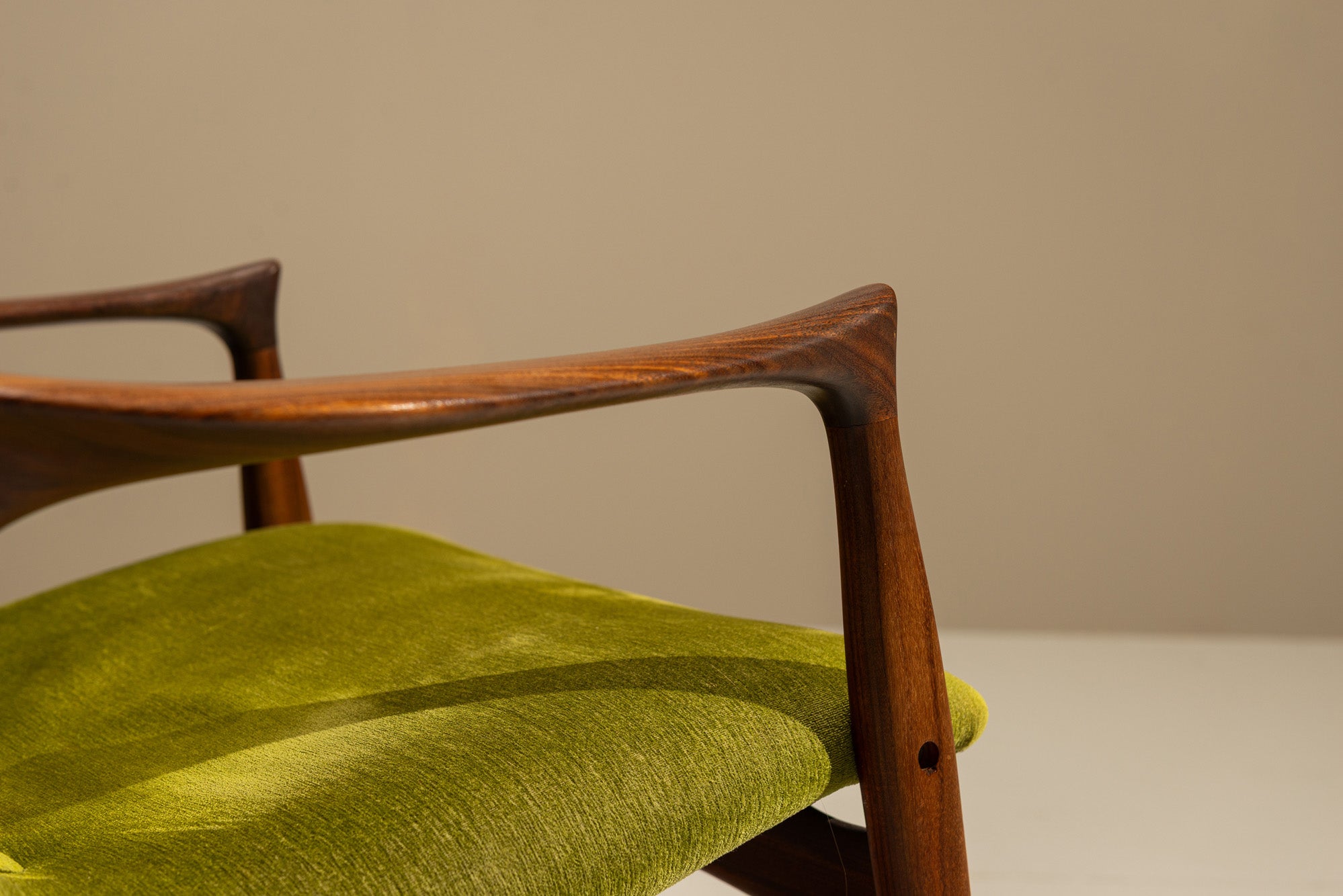 Set_of_2_Arne_Hovmand-Olsen_Teak_Lounge_Chairs,_Denmark_1950s