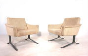 Set_of_2_Röhl_cantilever_lounge_chairs,_1960