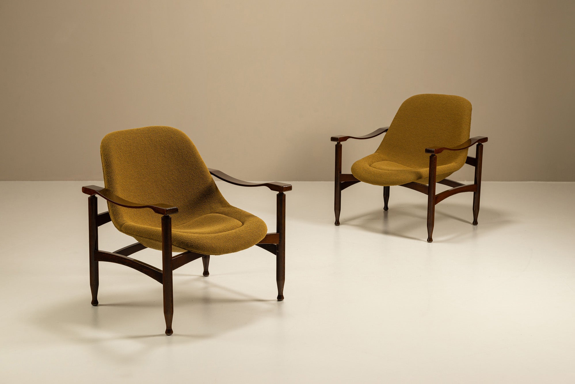 Set_of_2_Tiki_Armchairs,_Busnelli,_Ochre_Fabric,_1960s,_Italy