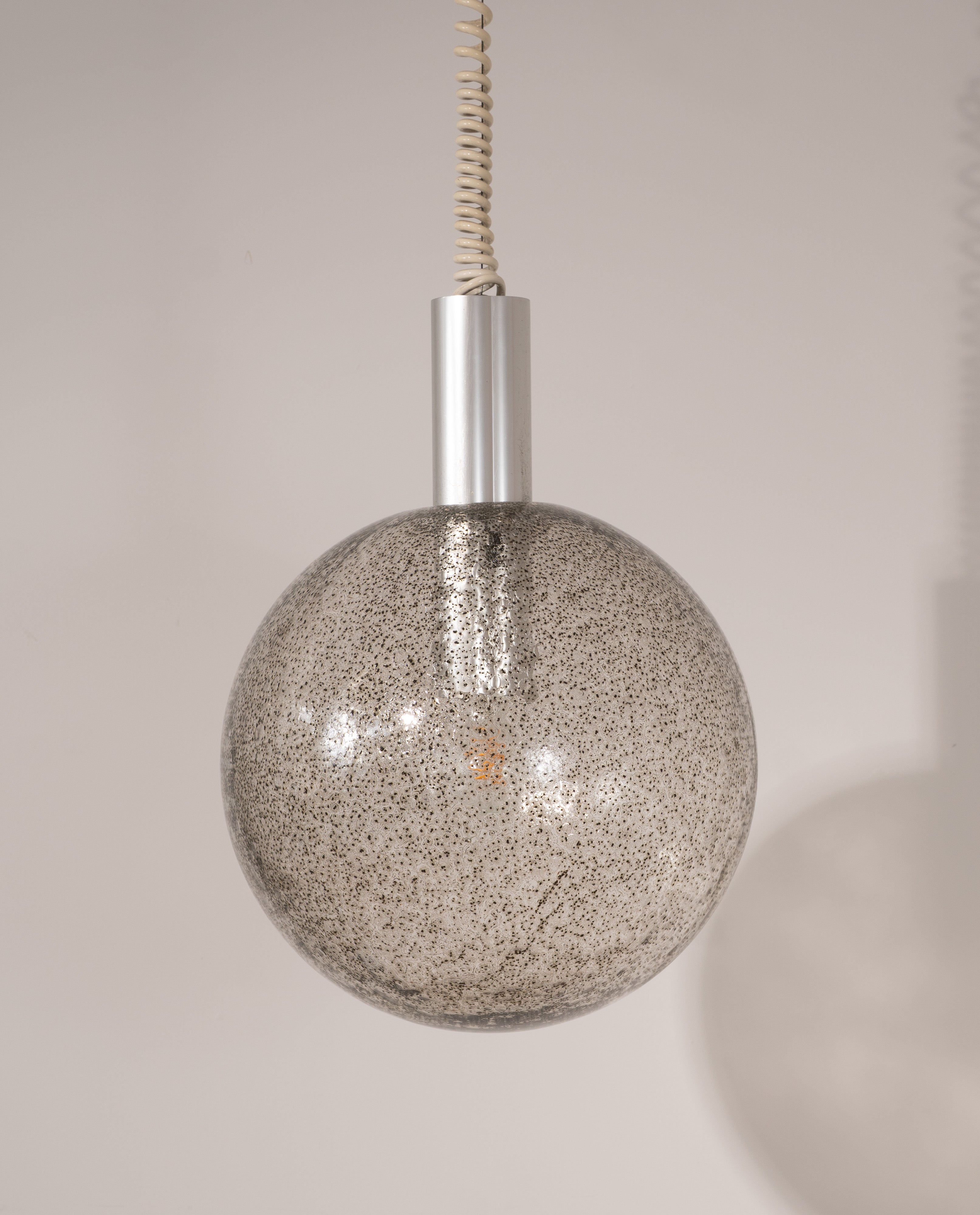 Sfera_Hanging_Lamp_by_Afra_&_Tobia_Scarpa_Italy_1964_Flos