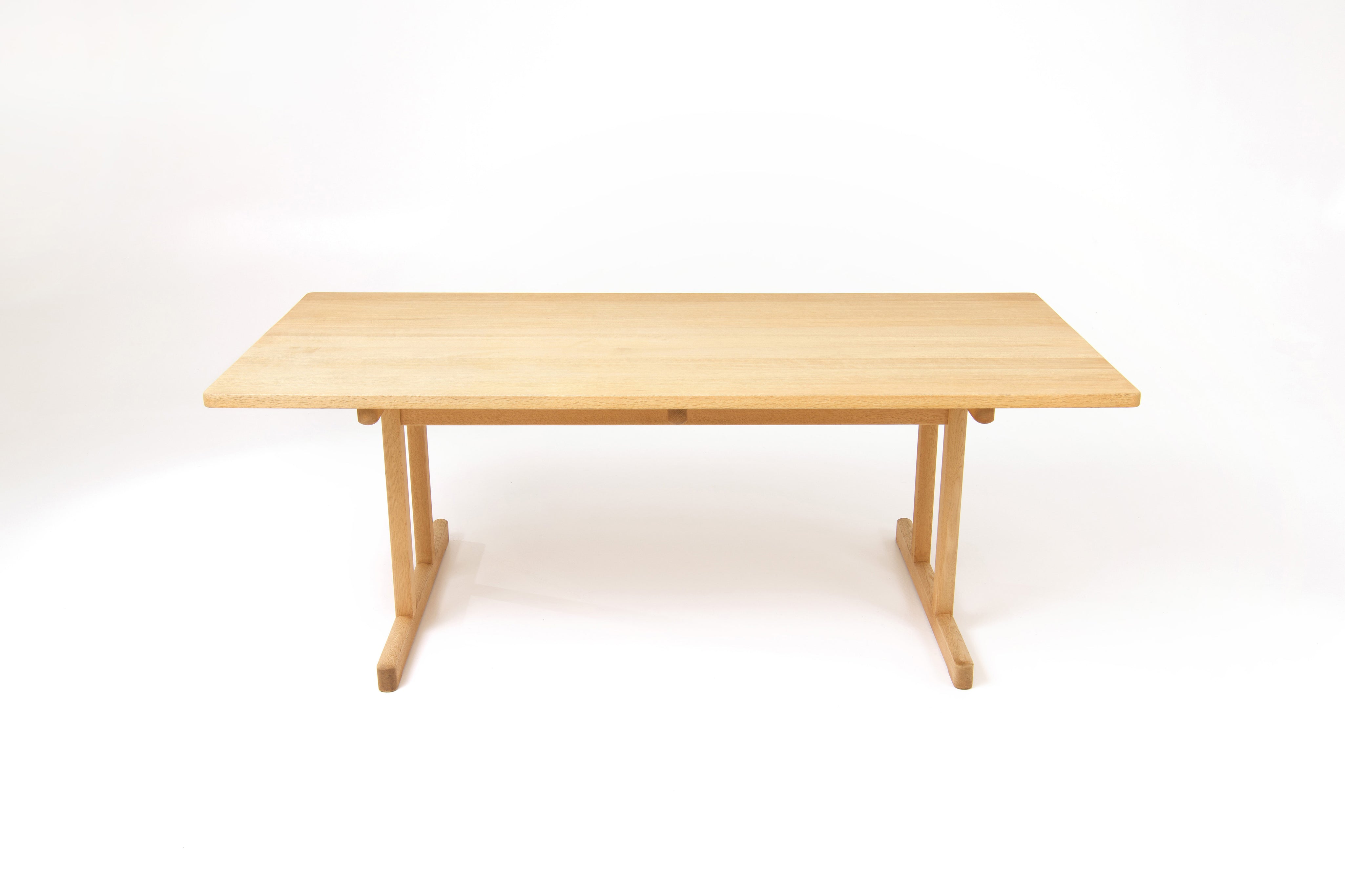 Model_6286_Shaker_Dining_Table_by_Børge_Mogensen_for_Fredericia_Stolefabrik