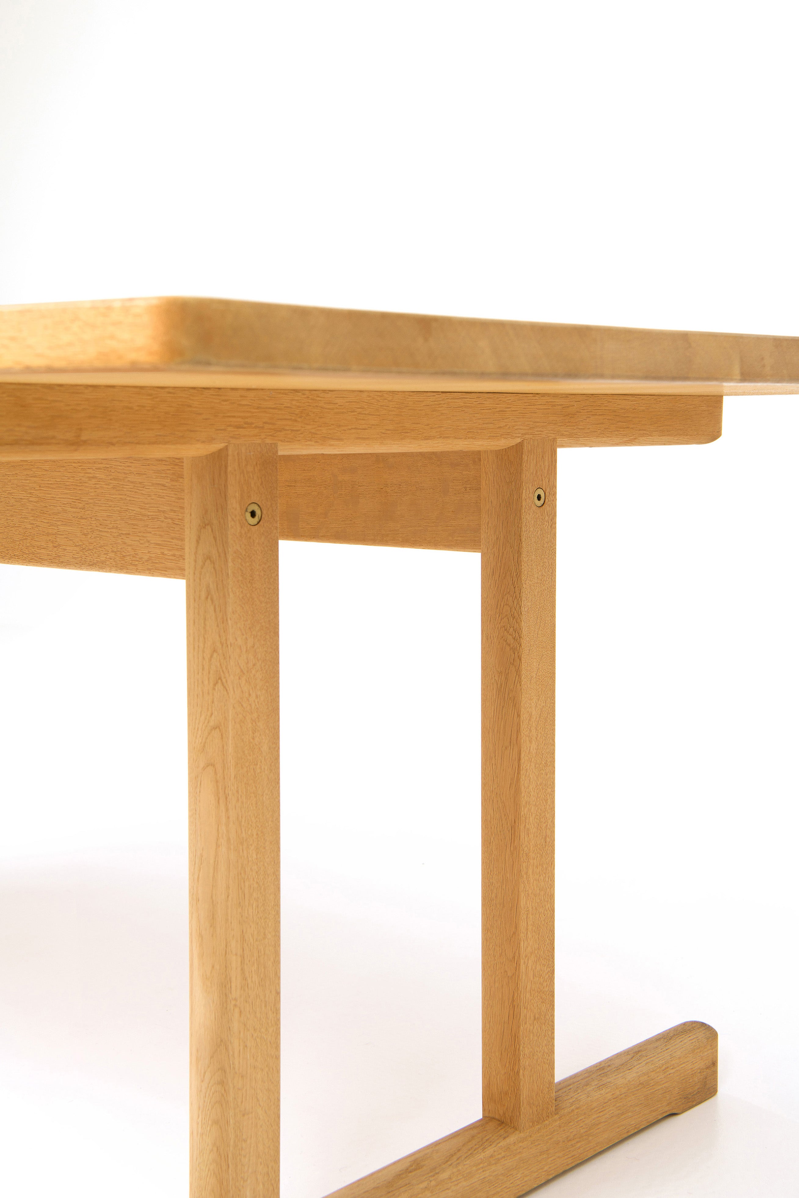 Model_6286_Shaker_Dining_Table_by_Børge_Mogensen_for_Fredericia_Stolefabrik