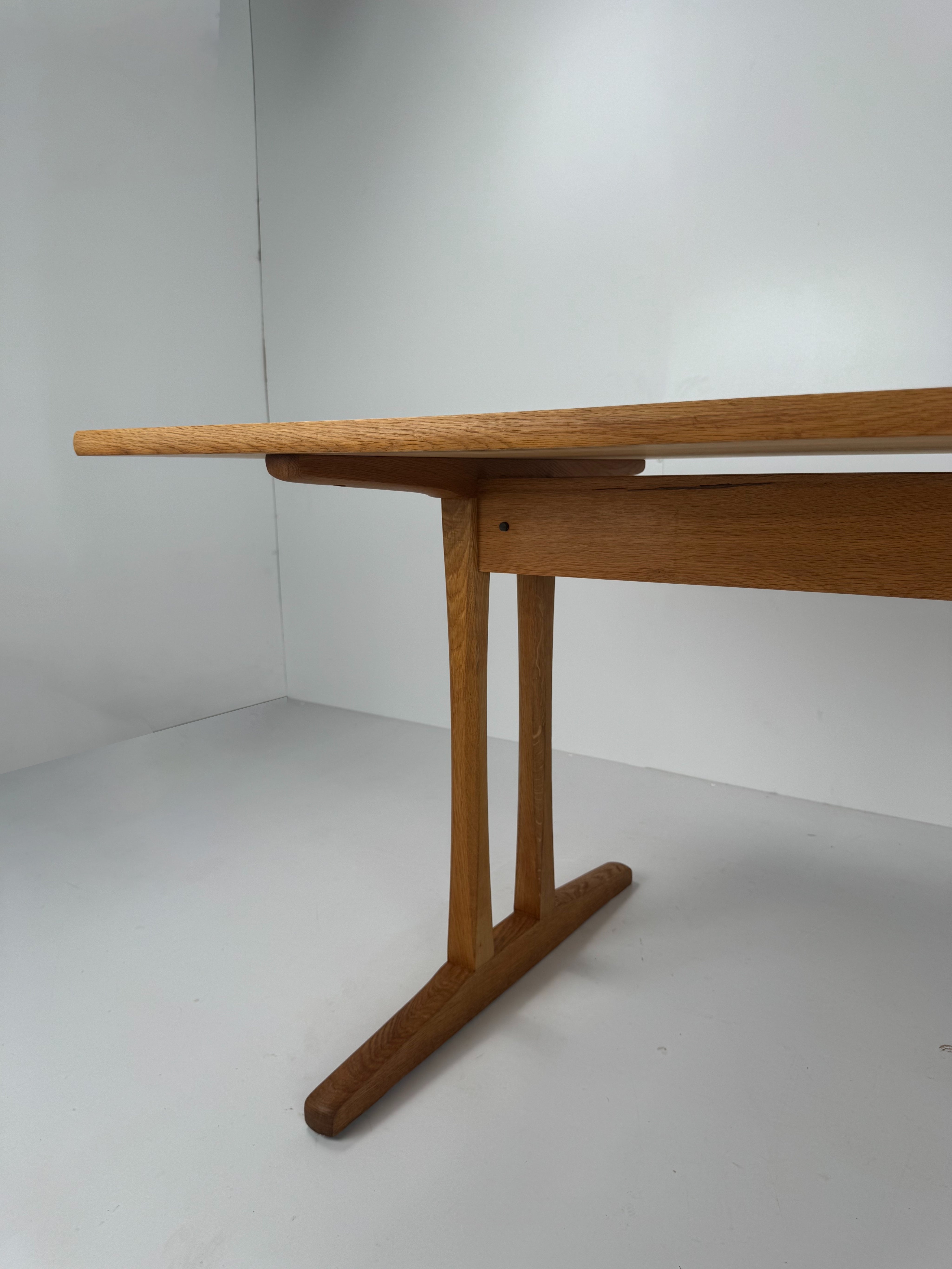 C18_Shaker_Dining_Table_by_Børge_Mogensen_for_FDB_Møbler,_Oak,_Denmark,_1960s