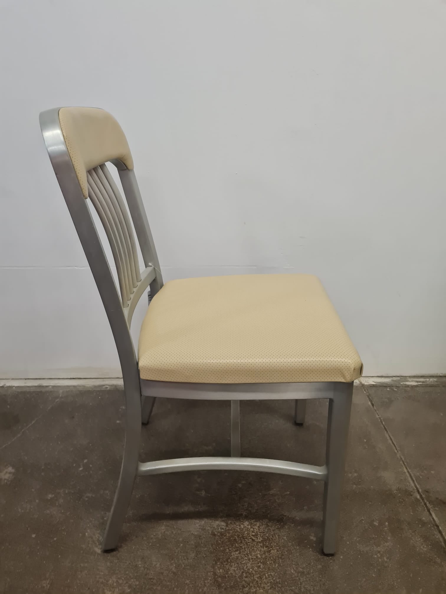 Shaw_Walker,_Aluminium_chair,_USA_50ies