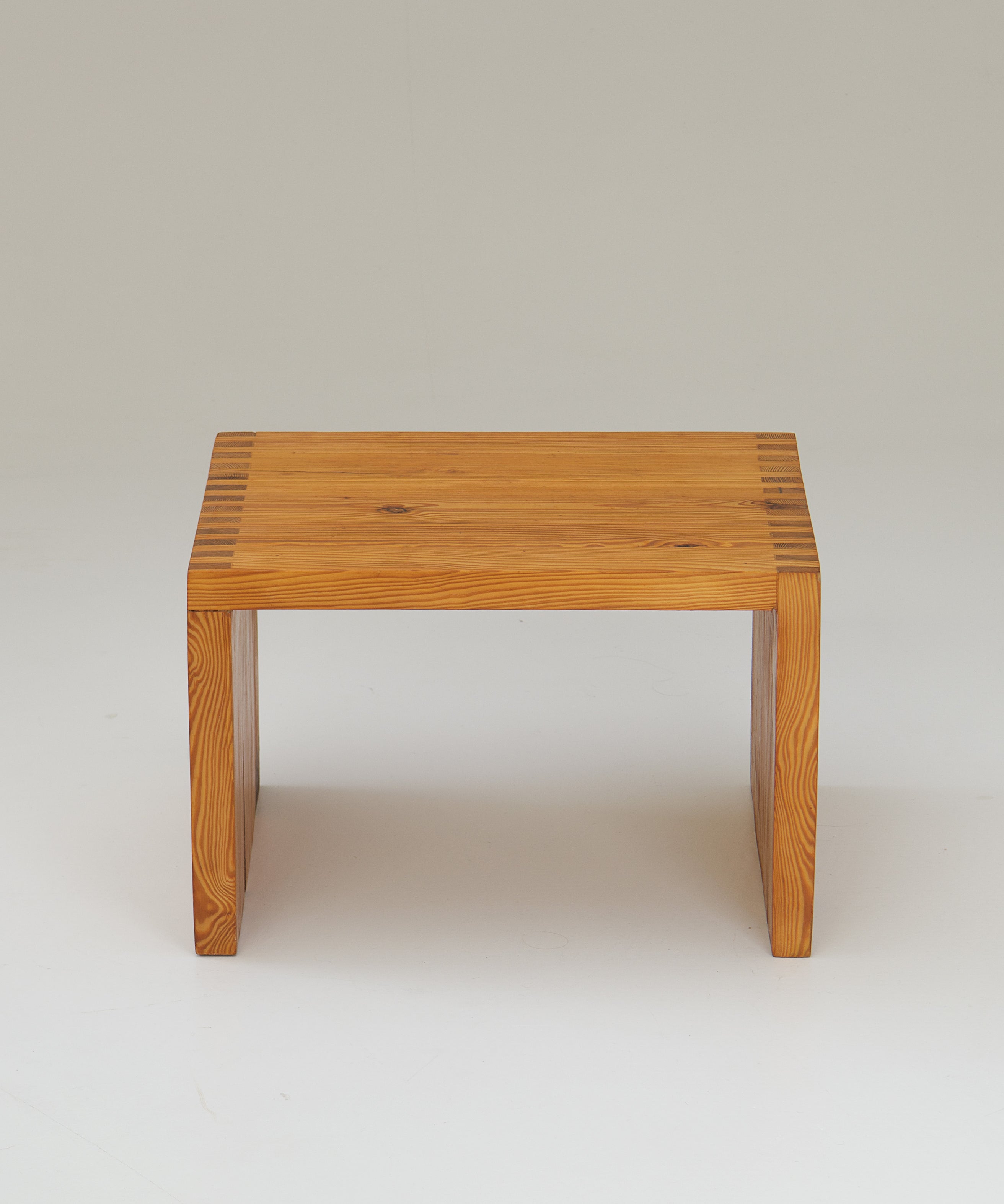 Side_Table_or_Stool_in_Solid_Pine_by_Ate_van_Apeldoorn