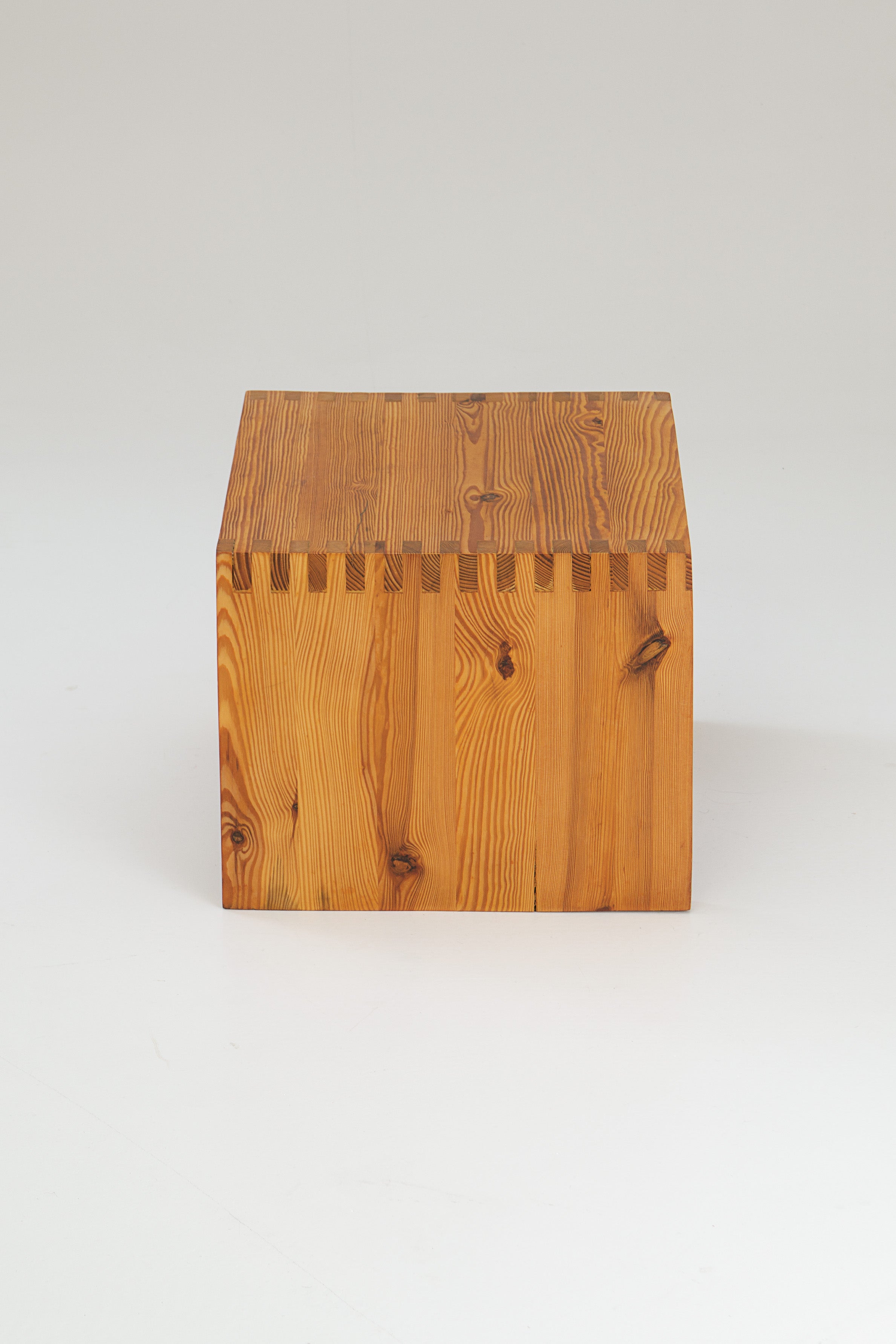 Side_Table_or_Stool_in_Solid_Pine_by_Ate_van_Apeldoorn