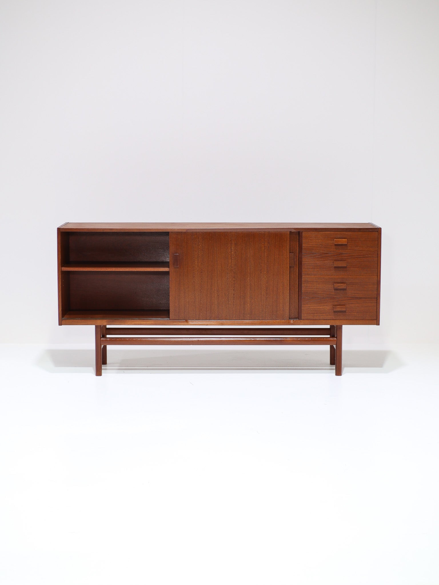 Sideboard_danish_vintage_teak_TV_cabinet