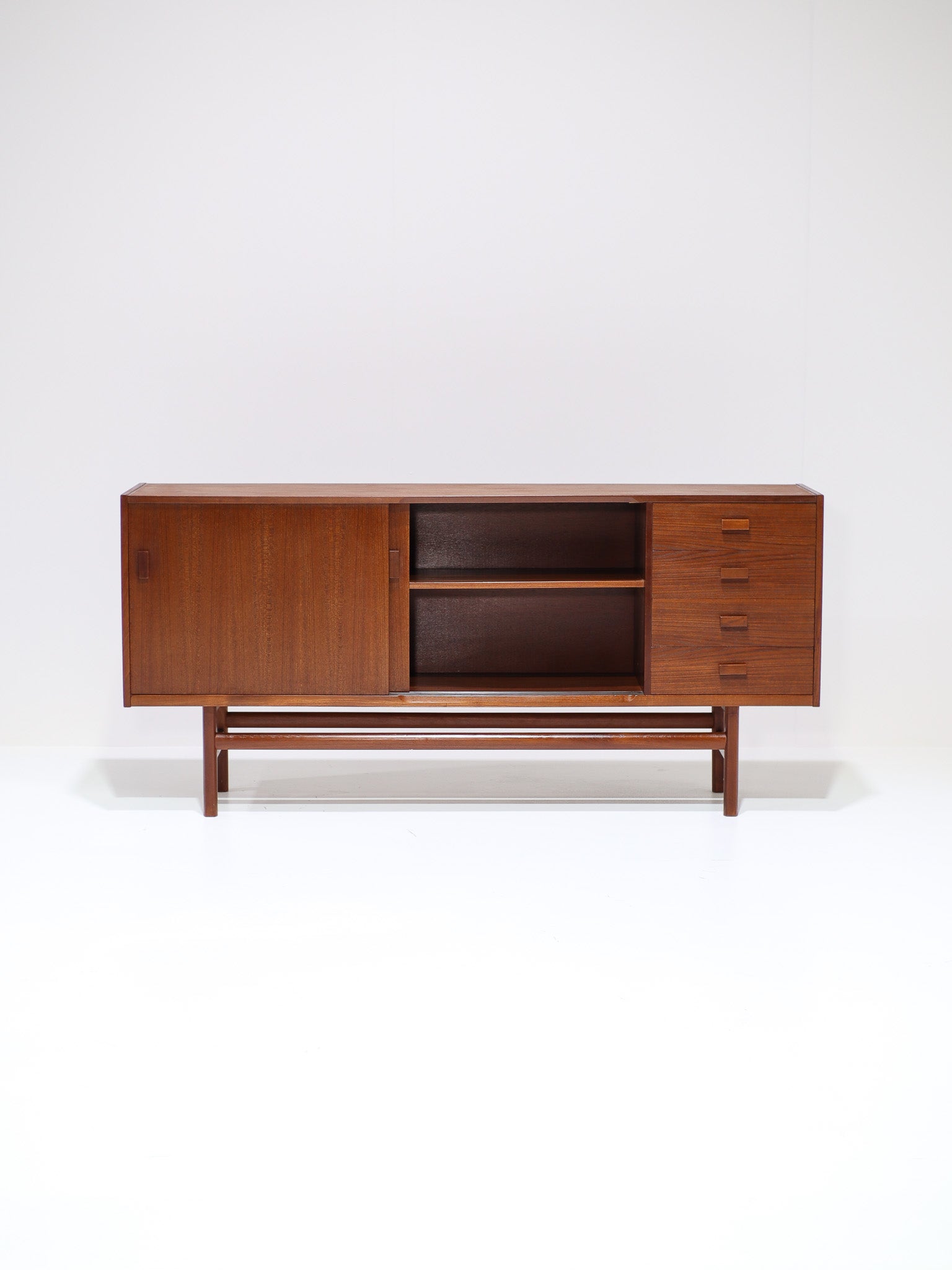 Sideboard_danish_vintage_teak_TV_cabinet