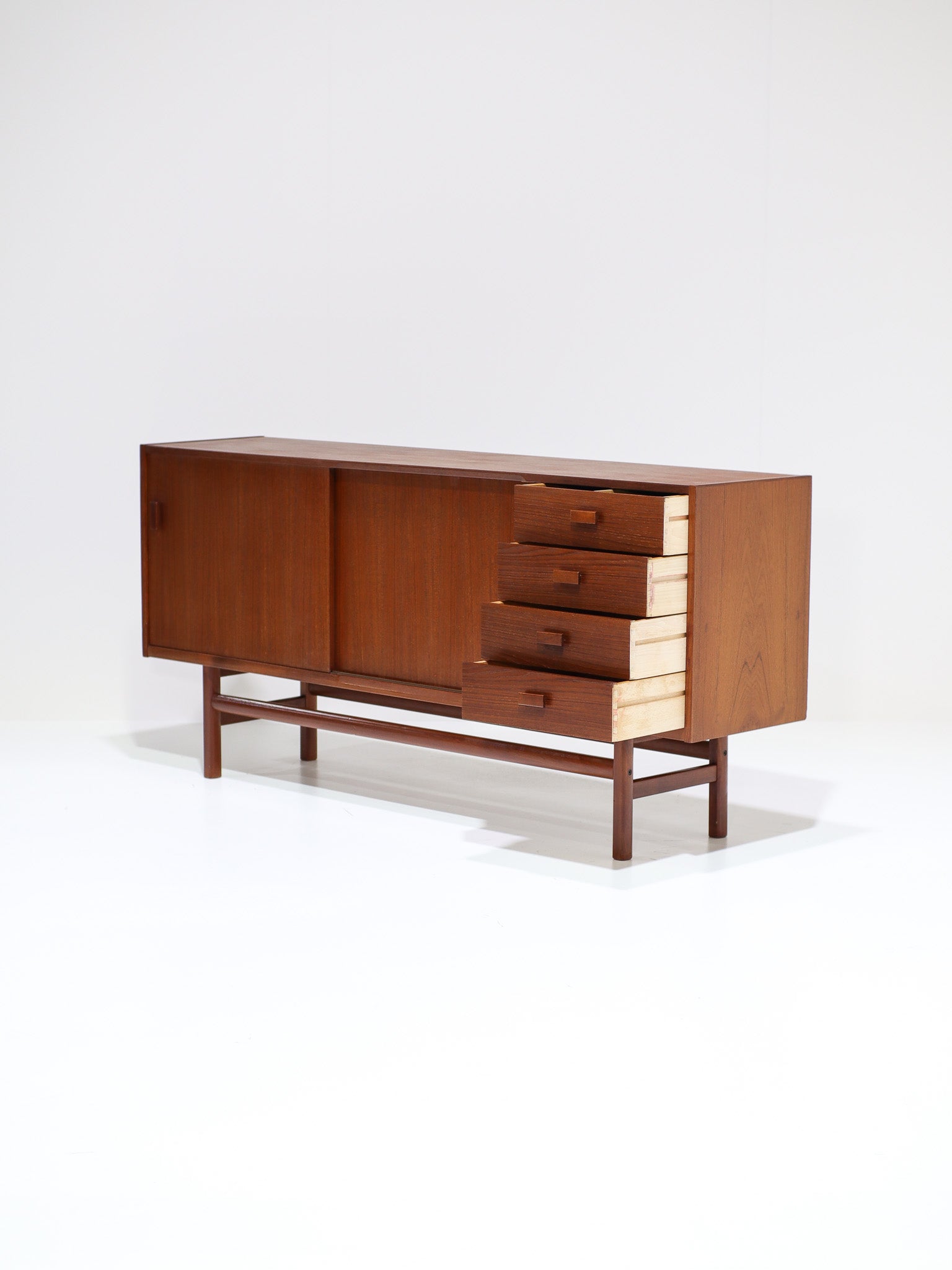 Sideboard_danish_vintage_teak_TV_cabinet