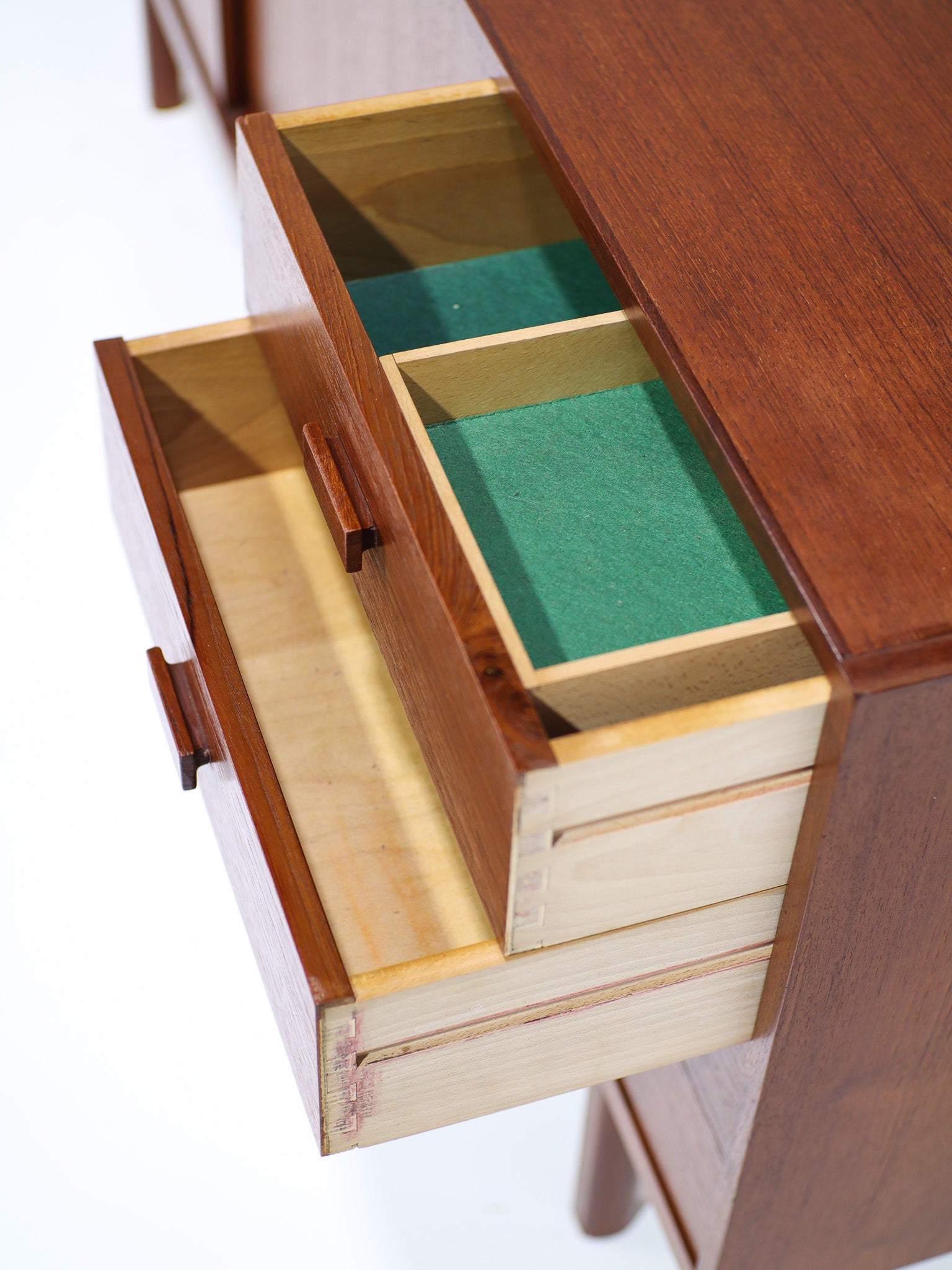 Sideboard_danish_vintage_teak_TV_cabinet